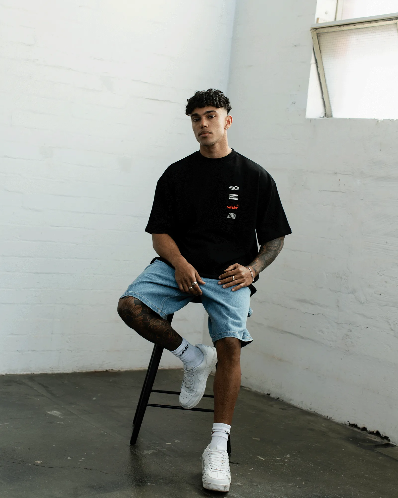 HIGH SIGN HEAVY WEIGHT TEE - BLACK sold by WNDRR product image thumbnail 4