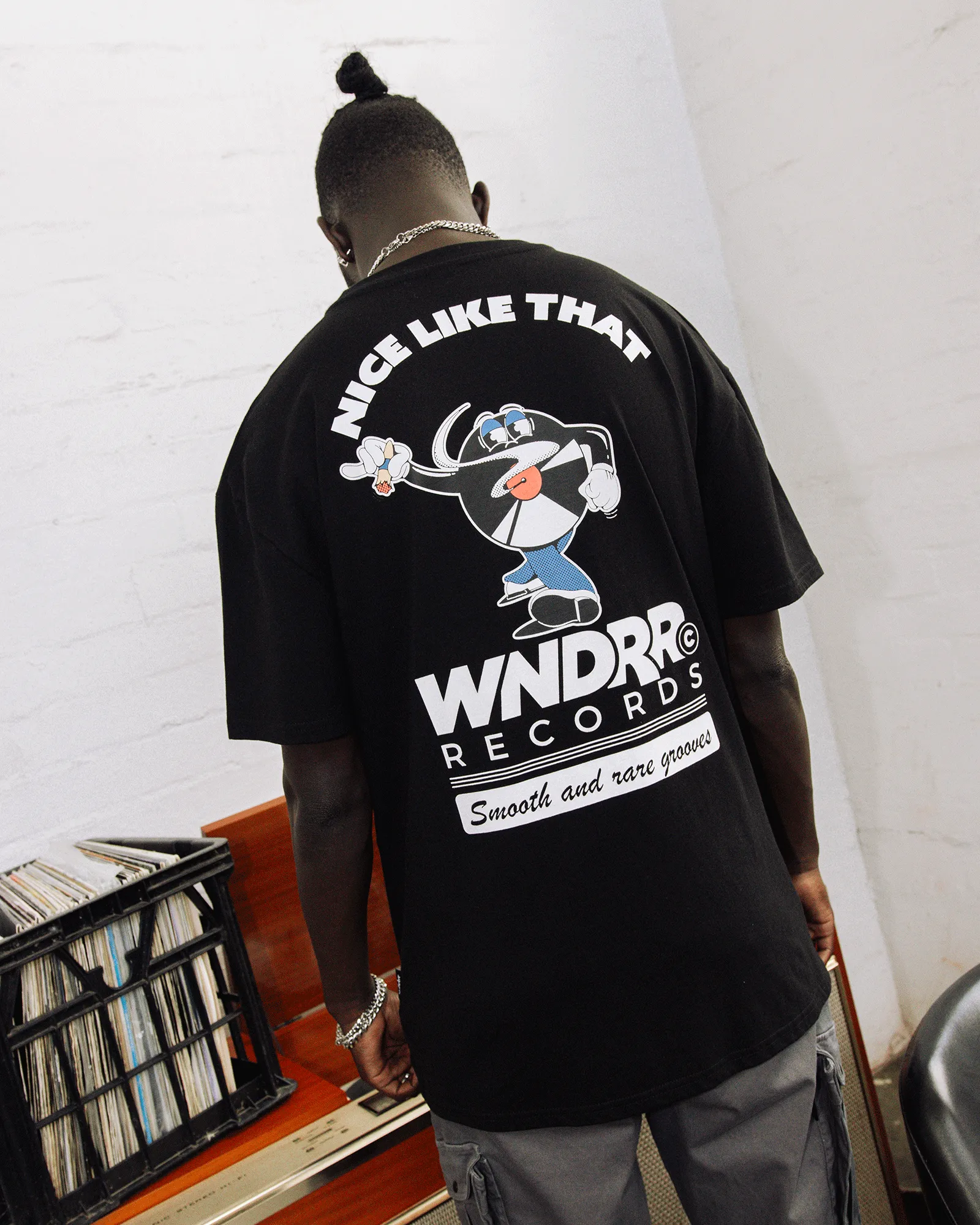 LIKE THAT BOX FIT TEE - BLACK sold by WNDRR product image thumbnail 2