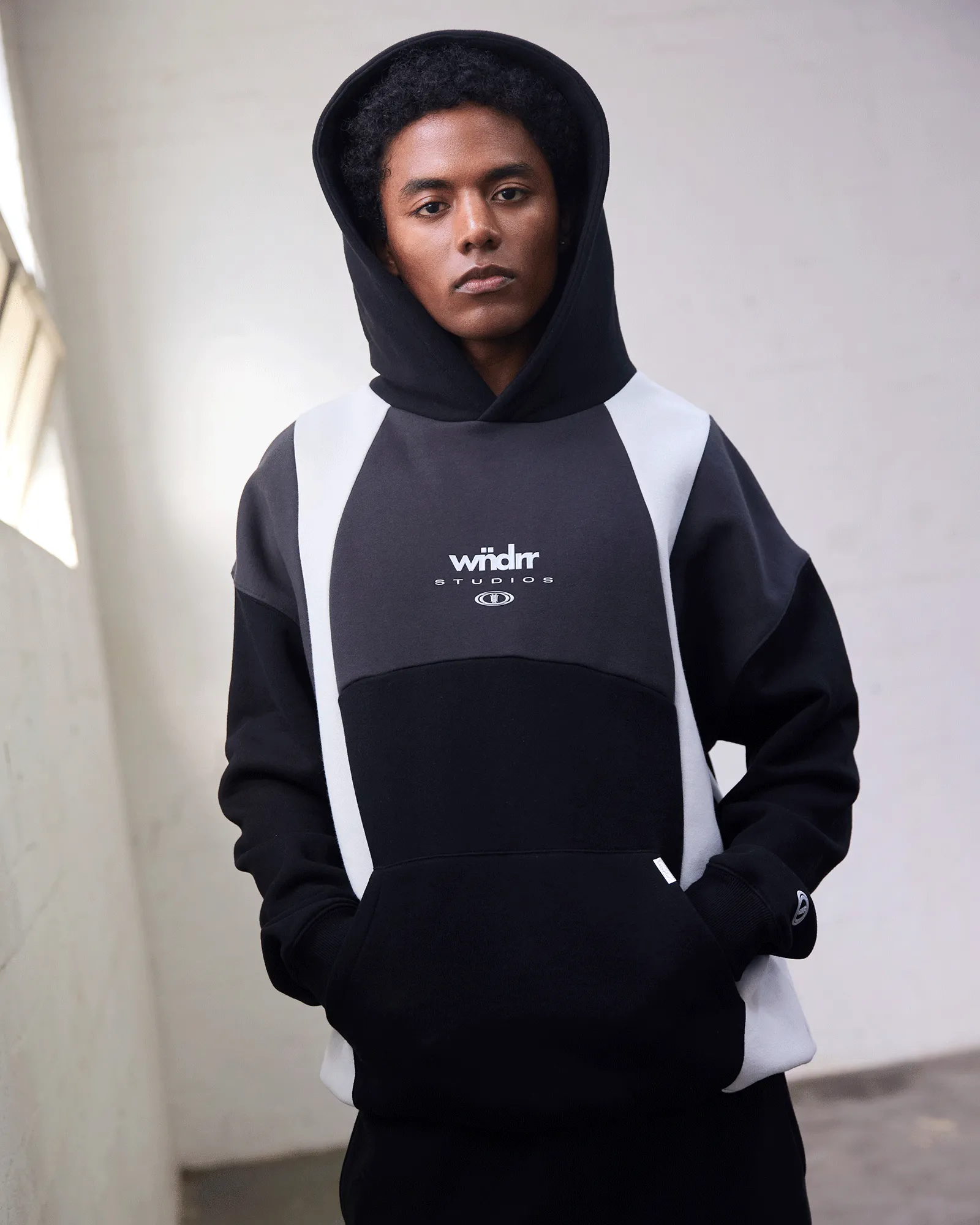 FRAMED PANEL HOOD SWEAT - BLACK/OYSTER sold by WNDRR product image thumbnail 5