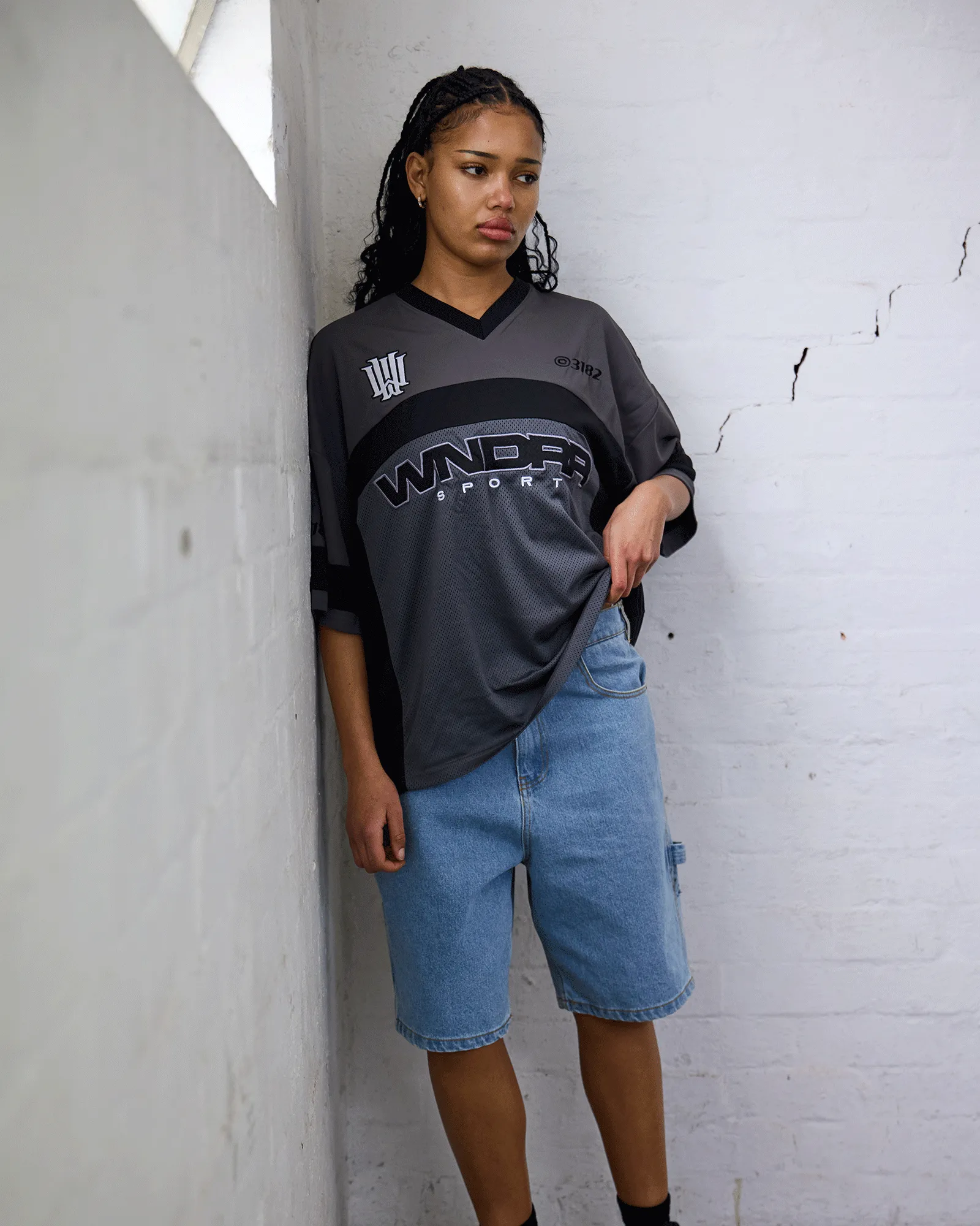 STADIUM QUARTERBACK JERSEY - IRON/BLACK sold by WNDRR product image thumbnail 5