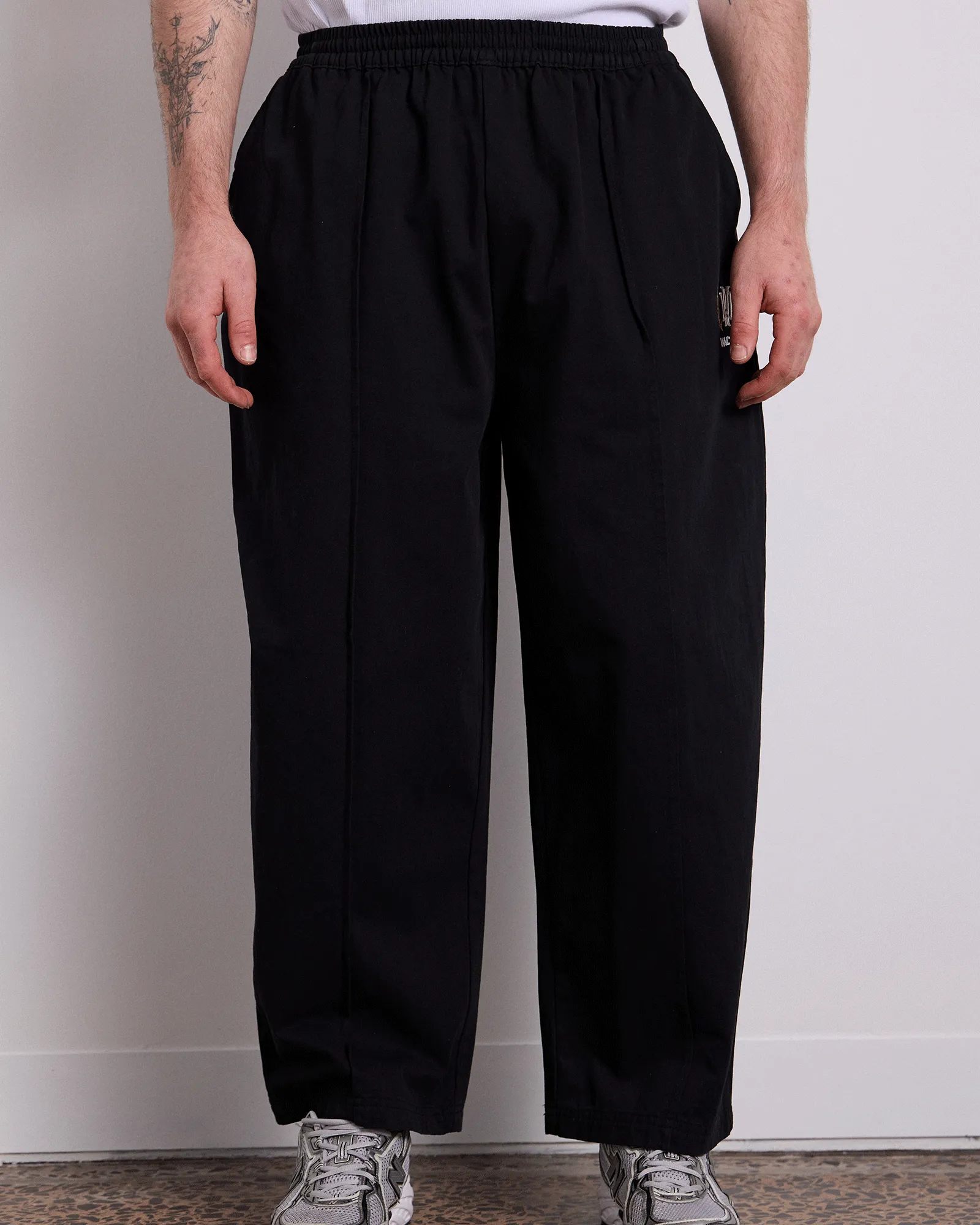 MAISON PLEATED PANT - BLACK sold by WNDRR product image thumbnail 5