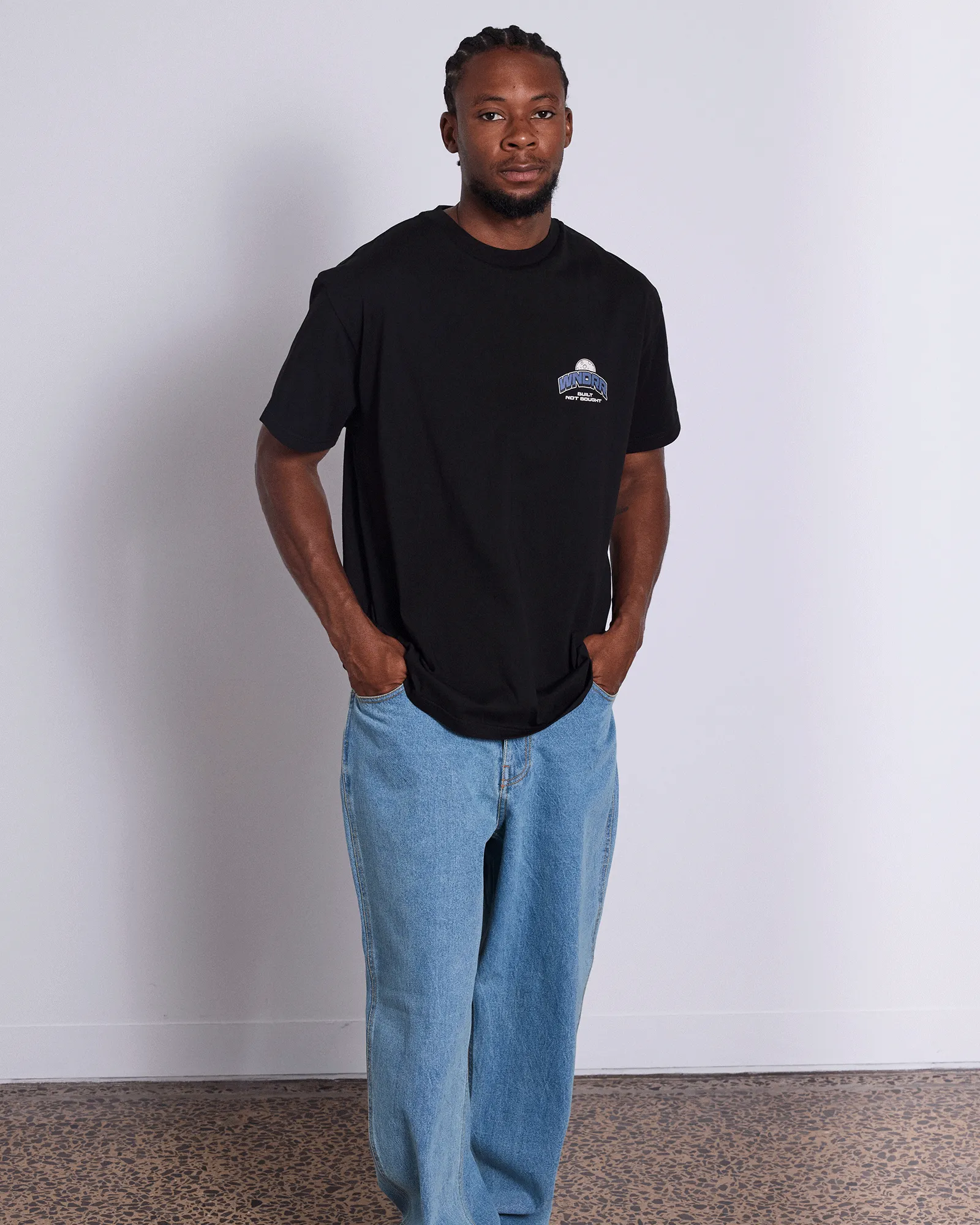 BUILT BOX FIT TEE - BLACK sold by WNDRR product image thumbnail 4