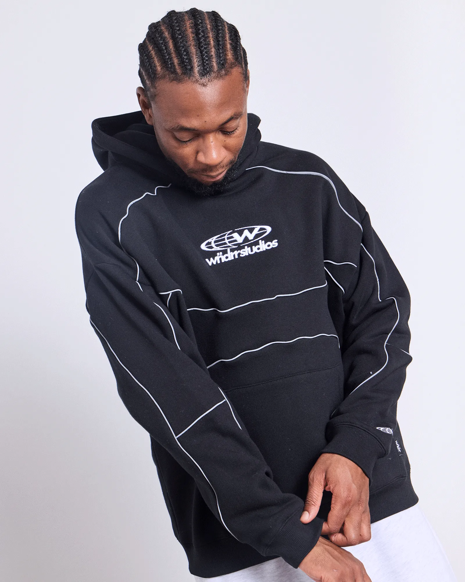 GLOBE PANEL HOOD SWEAT - BLACK sold by WNDRR product image thumbnail 2