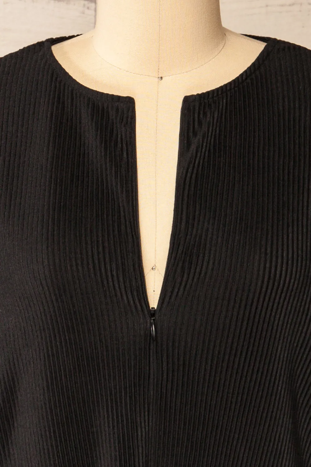 Geia Black | Ribbed Top w/ Zipper Detail sold by Boutique 1861 product image thumbnail 3