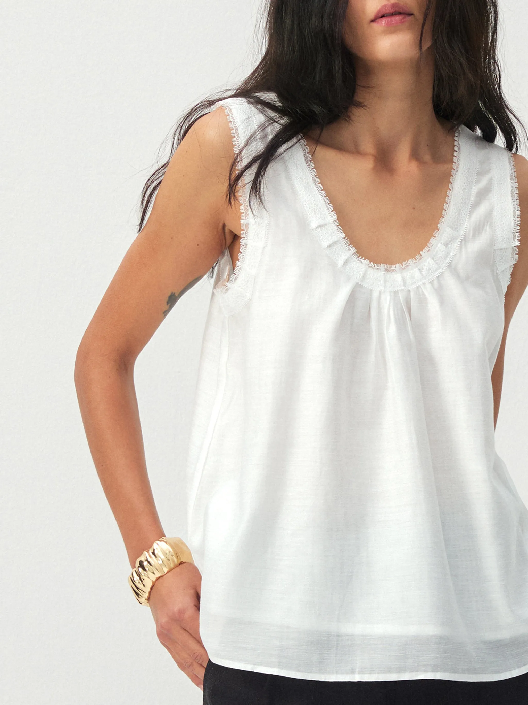 CUBIC Lace Trim Scoop Neck Sleeveless Top sold by Cubic