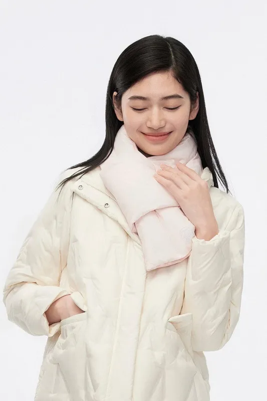 Down scarf sold by Bosideng