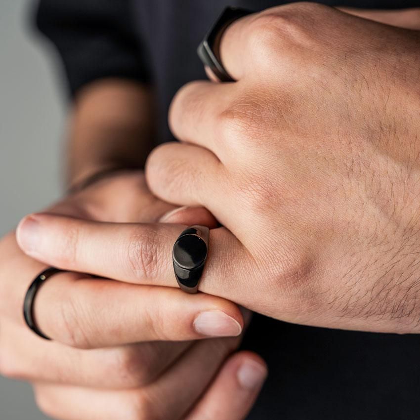 Vintage Signet Ring in Black sold by Rose Gold & Black product image thumbnail 2