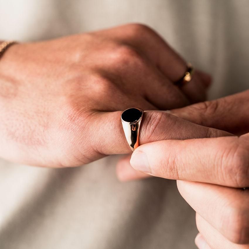 Vintage Signet Ring in Rose Gold sold by Rose Gold & Black product image thumbnail 4