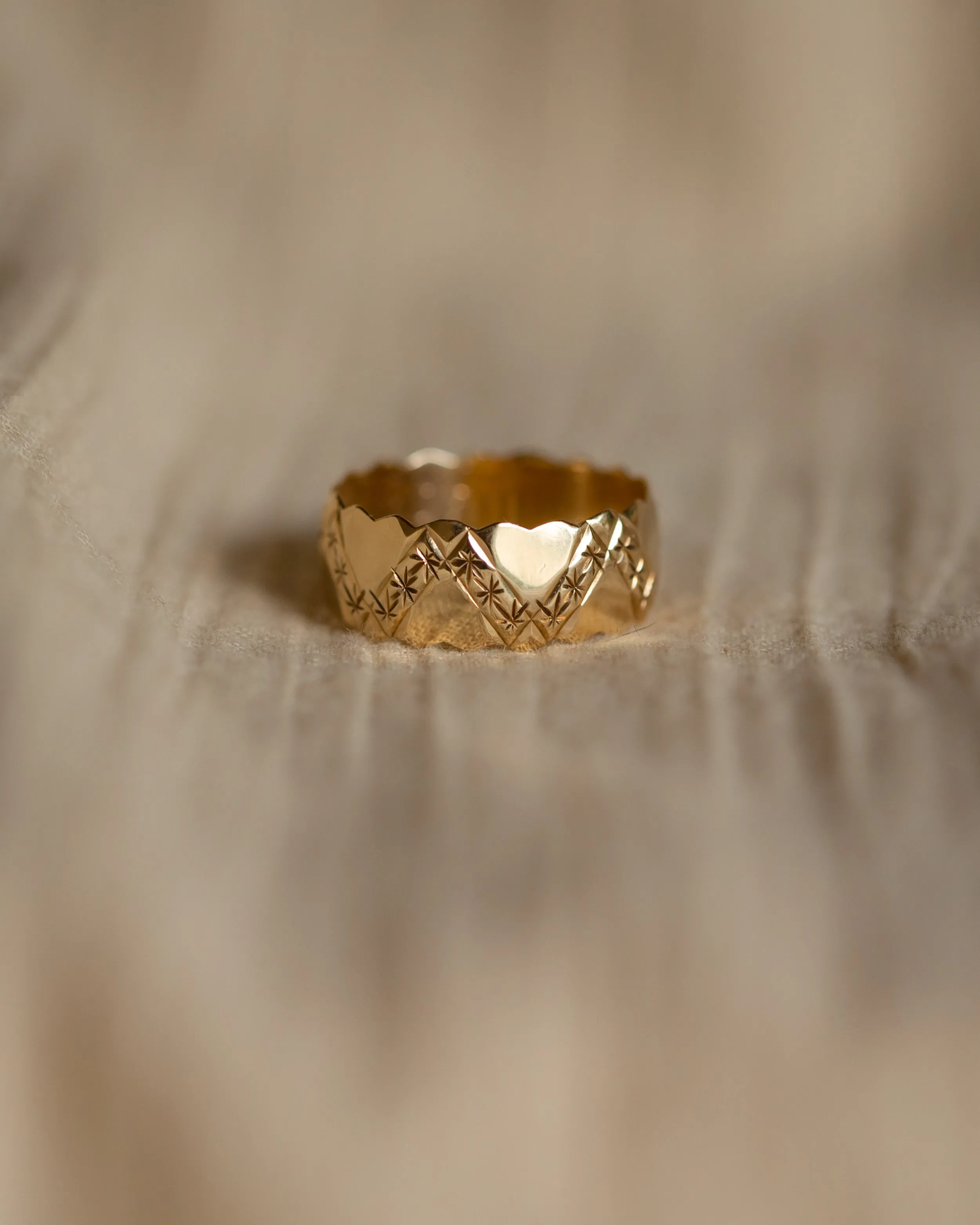 Frances 1986 Vintage 9ct Gold Scalloped Band Ring sold by Rock n Rose product image thumbnail 4