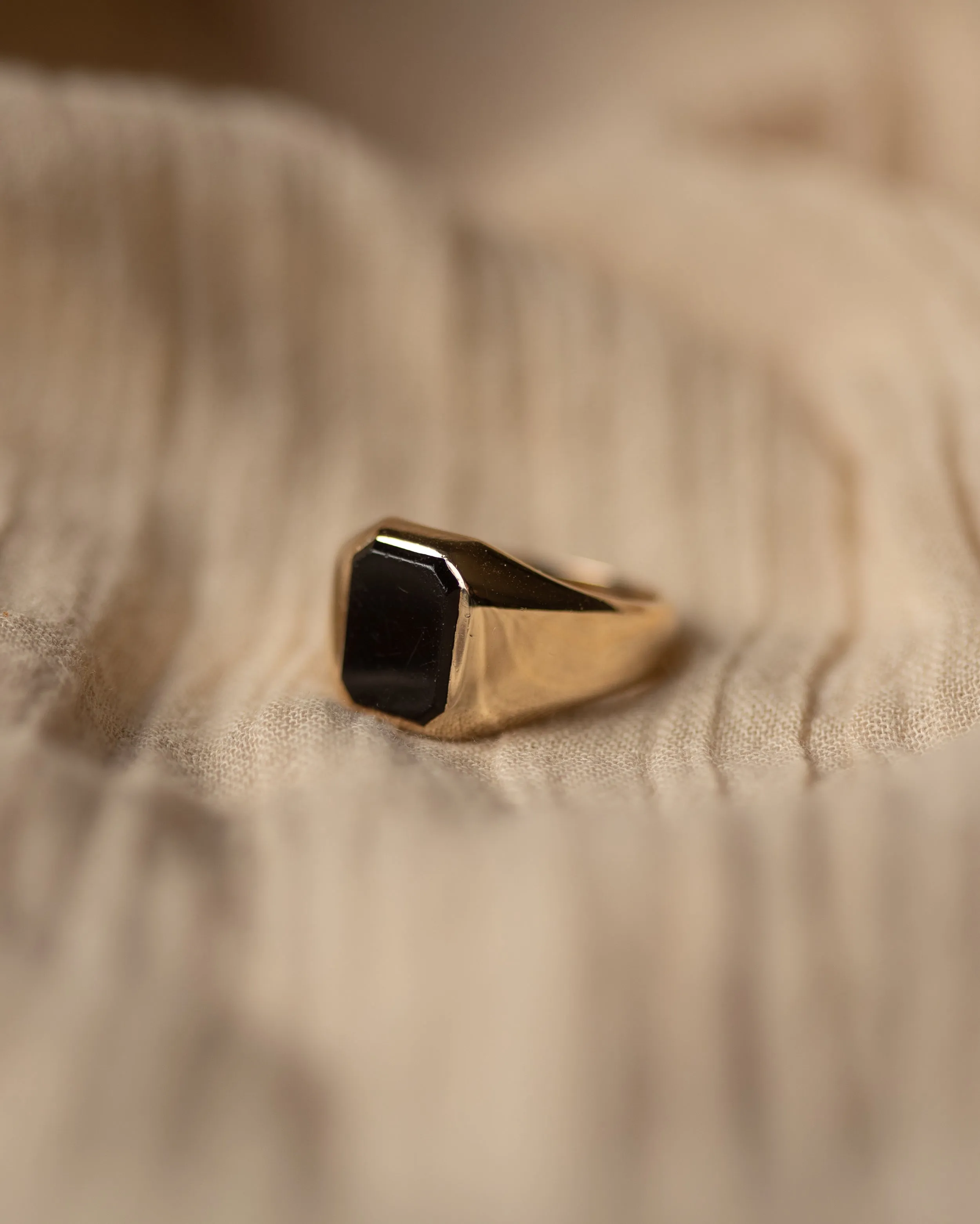 Ellis 1965 Vintage 9ct Gold Black Onyx Signet Ring sold by Rock n Rose product image thumbnail 4