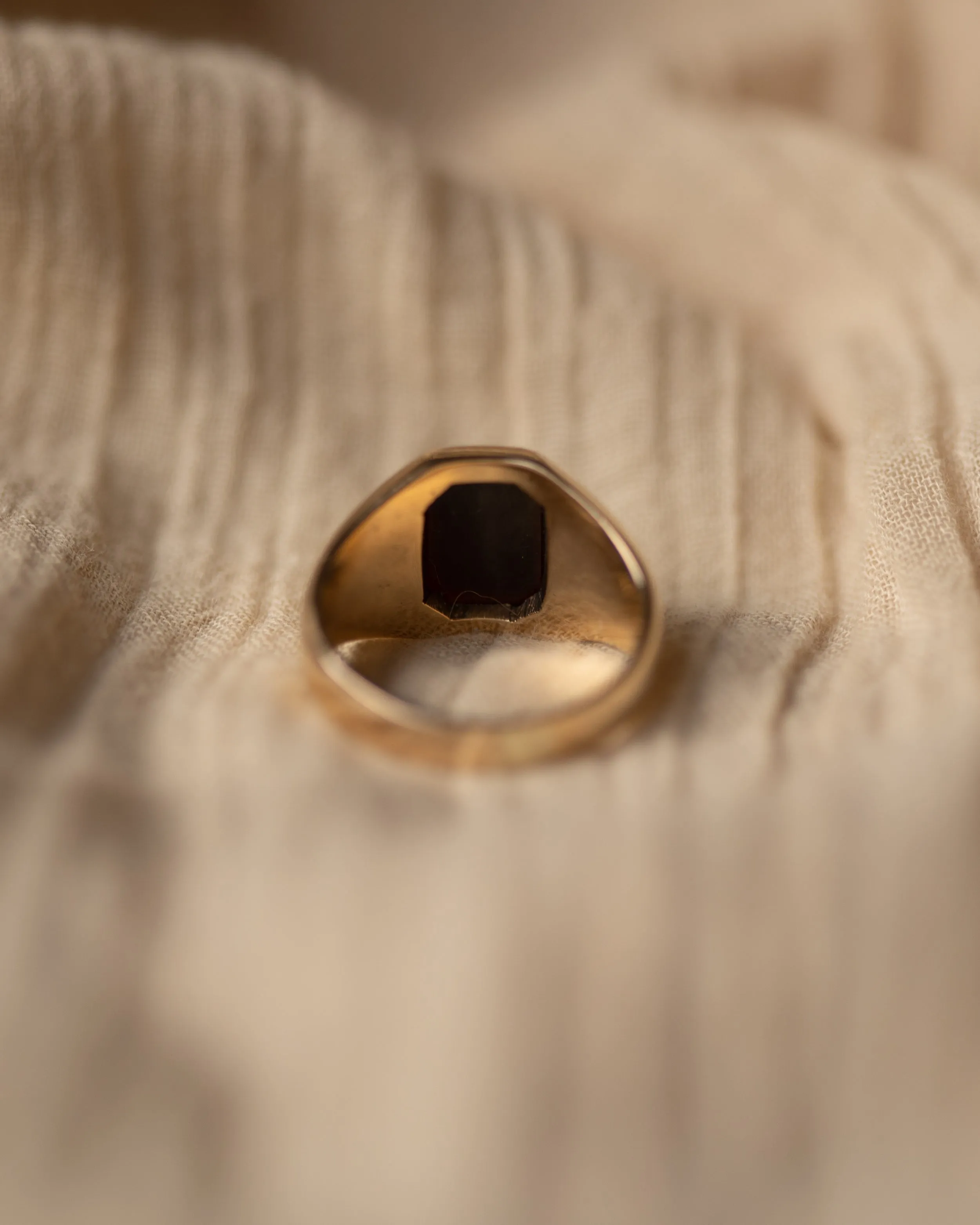 Ellis 1965 Vintage 9ct Gold Black Onyx Signet Ring sold by Rock n Rose product image thumbnail 5