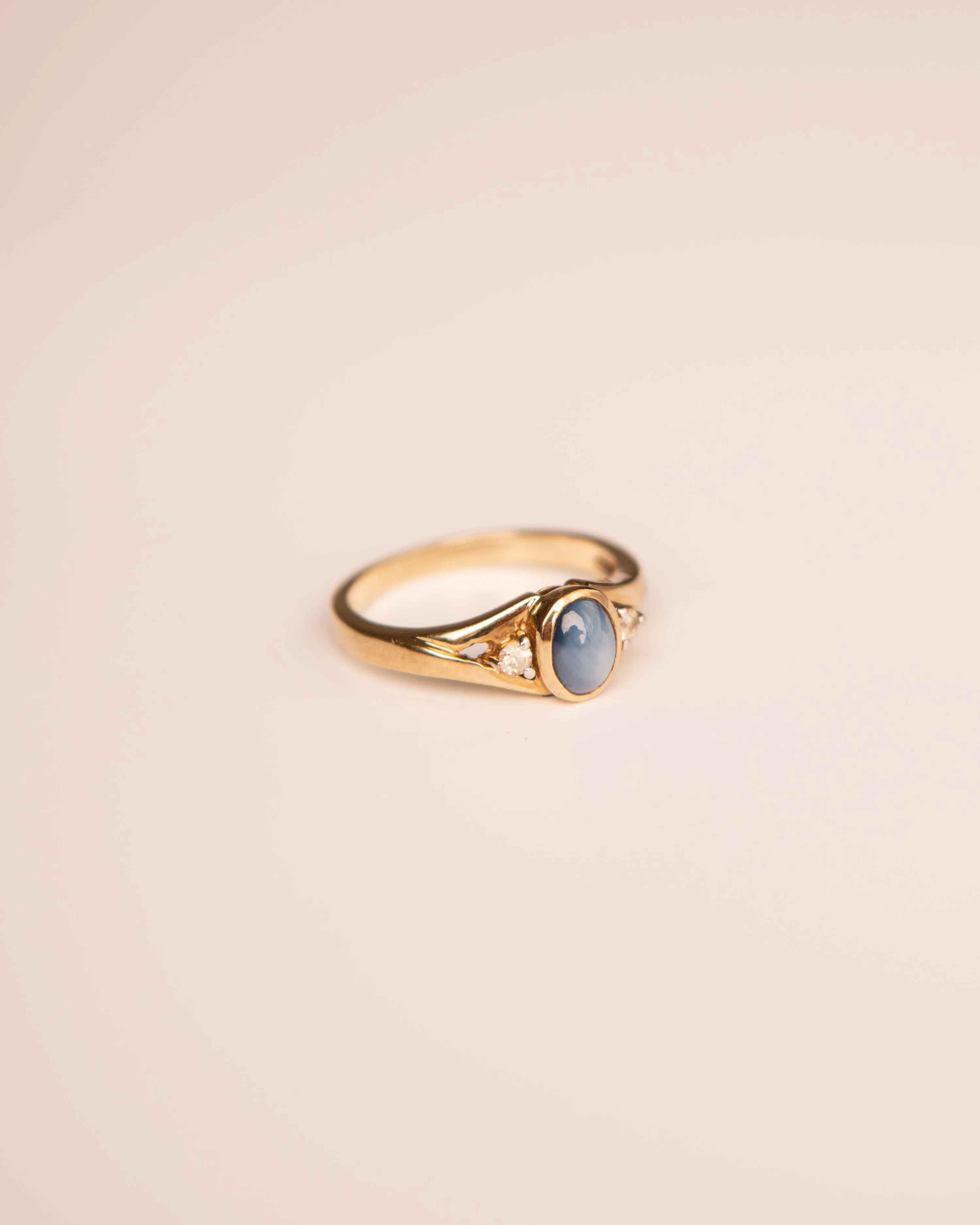 Vita 9ct Gold Star Sapphire Ring sold by Rock n Rose product image thumbnail 4