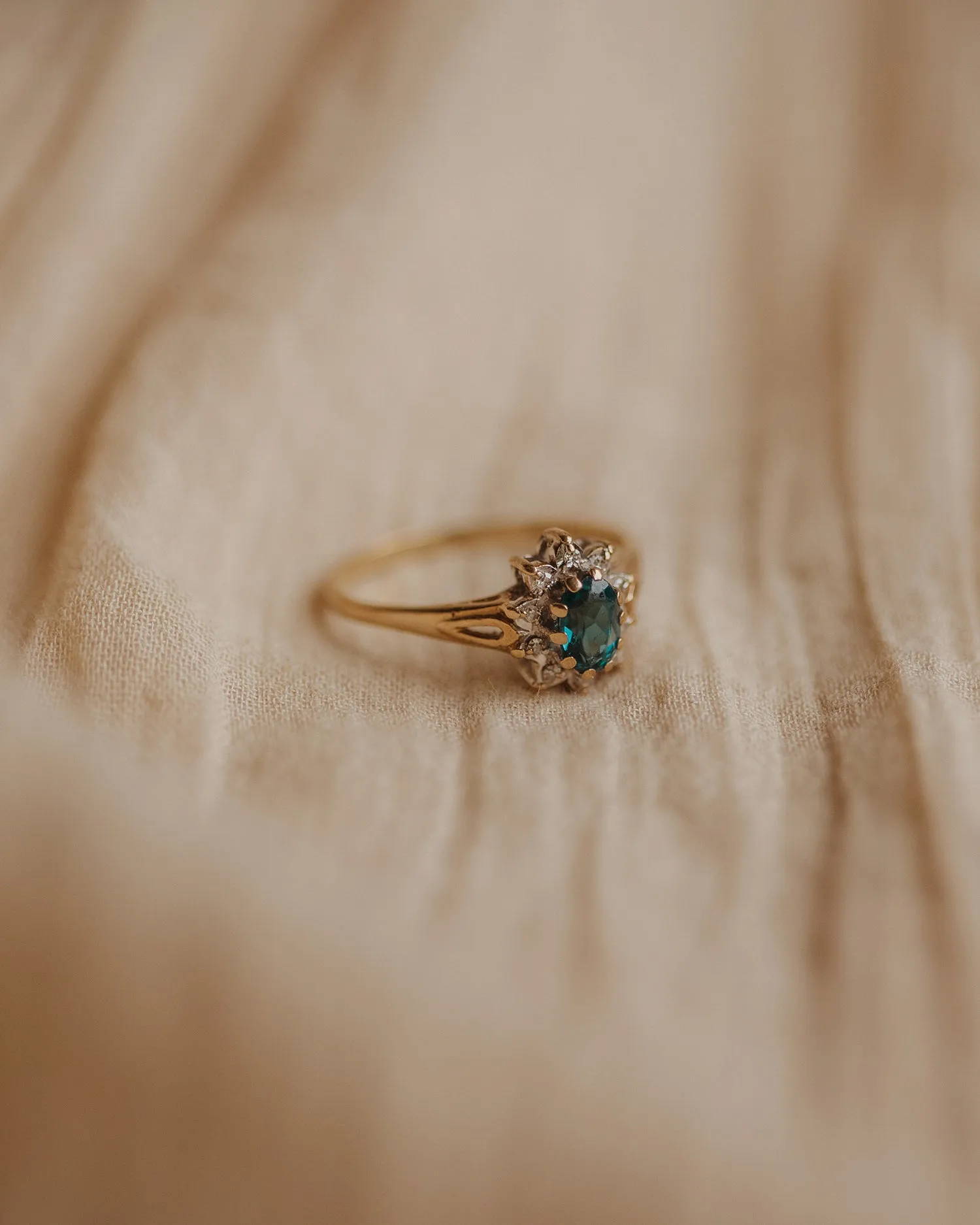 Imogen 1987 9ct Gold Vintage Blue Topaz Ring sold by Rock n Rose product image thumbnail 3