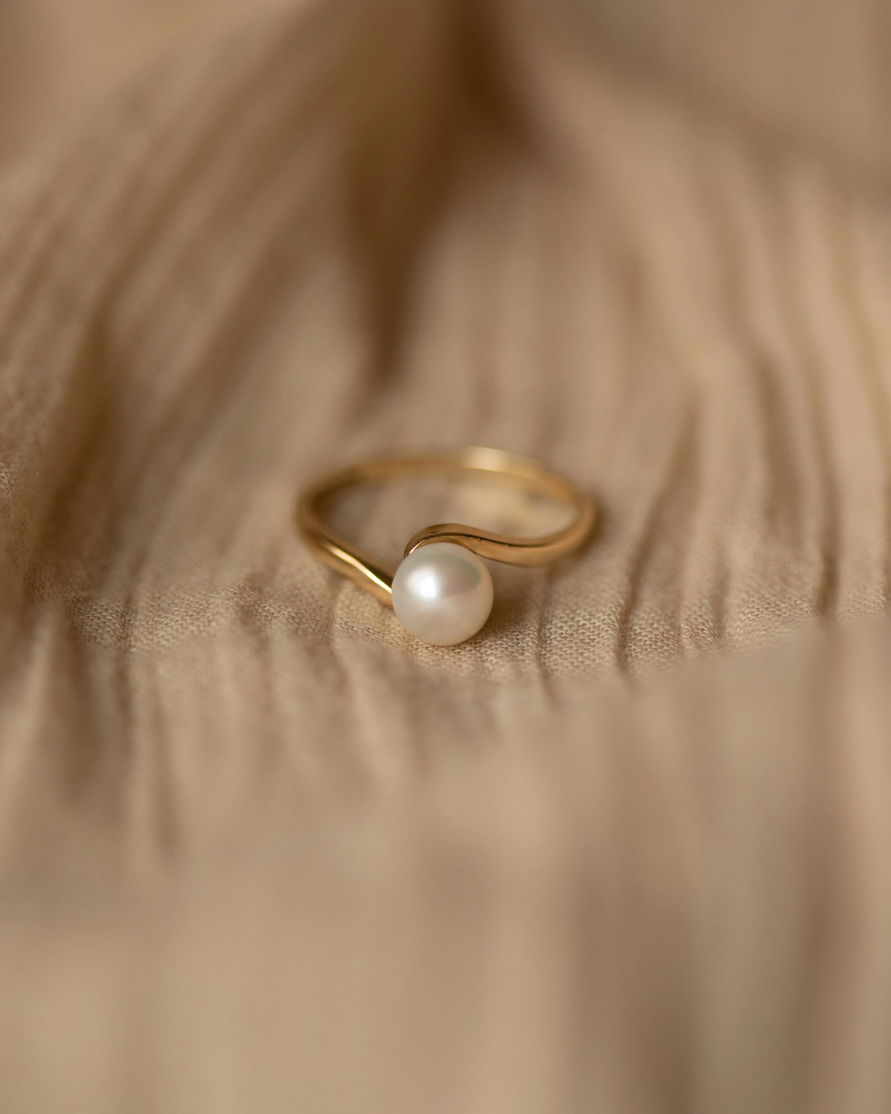 Claudette 1989 Vintage 9ct Gold Pearl Crossover Ring sold by Rock n Rose