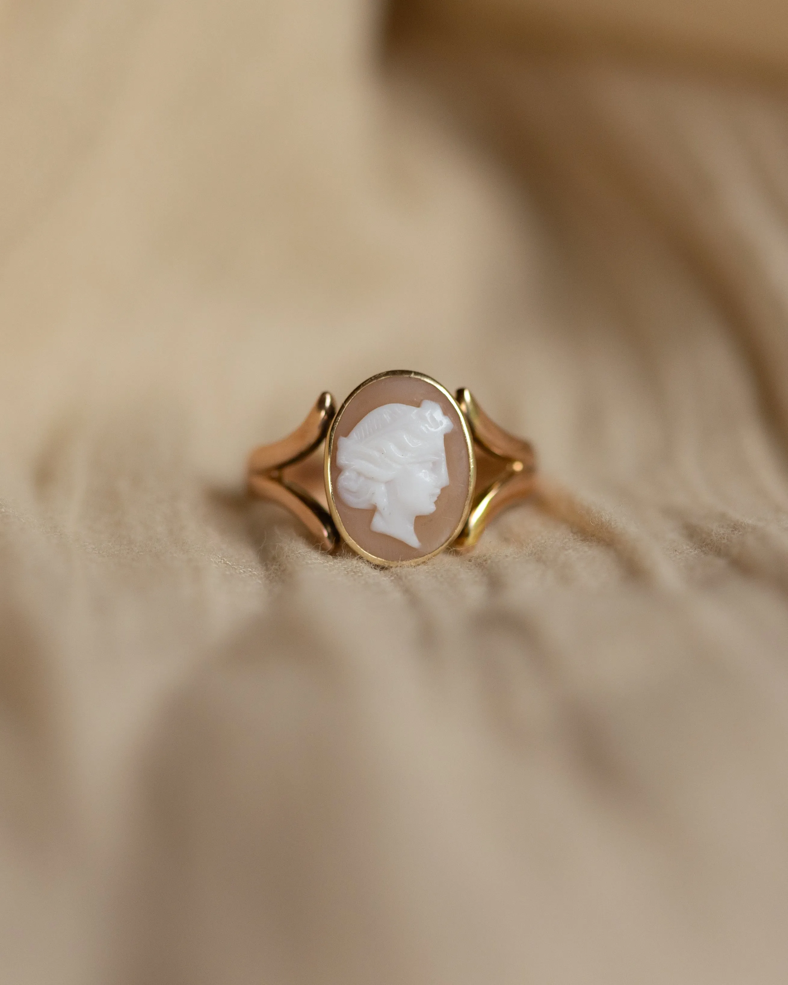 Eadie 1920 Antique 9ct Gold Shell Cameo Ring sold by Rock n Rose product image thumbnail 3