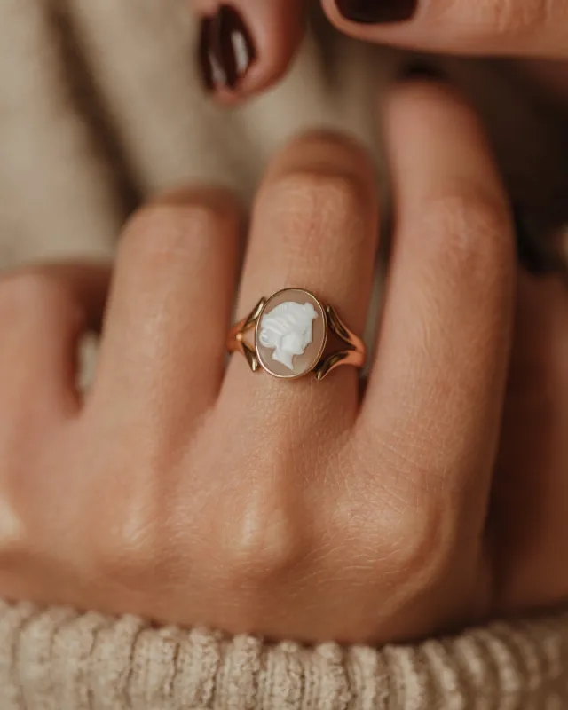 Eadie 1920 Antique 9ct Gold Shell Cameo Ring made by Rock n Rose