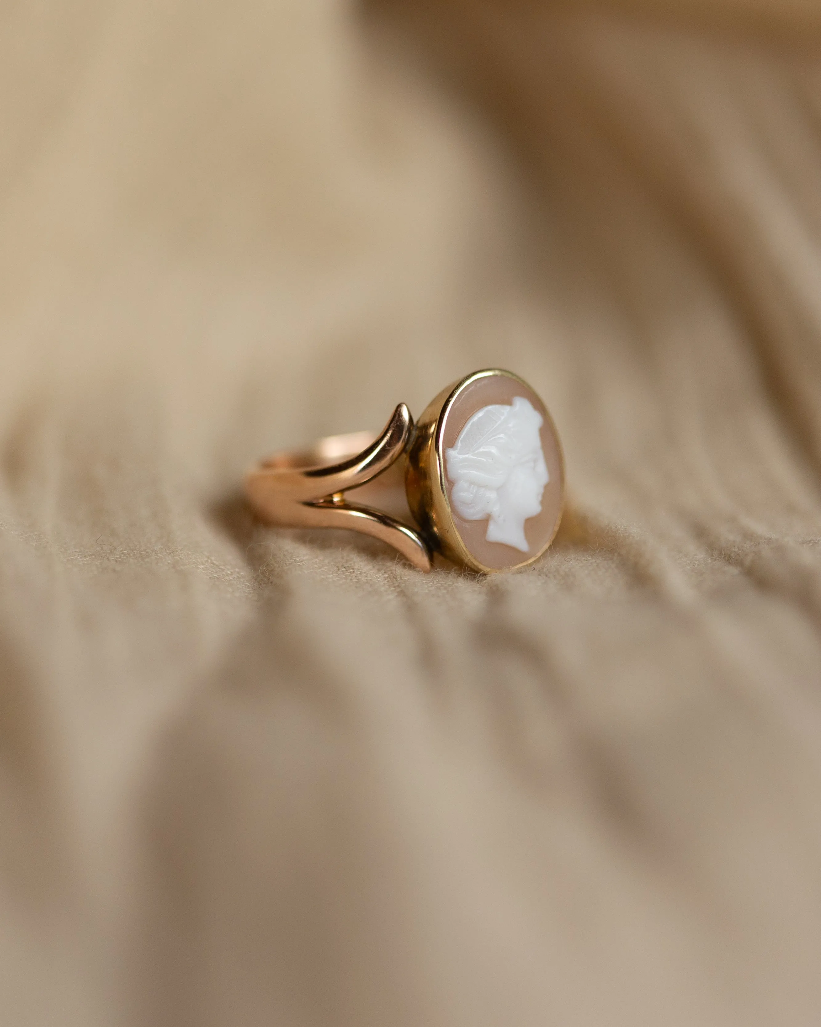 Eadie 1920 Antique 9ct Gold Shell Cameo Ring sold by Rock n Rose product image thumbnail 4