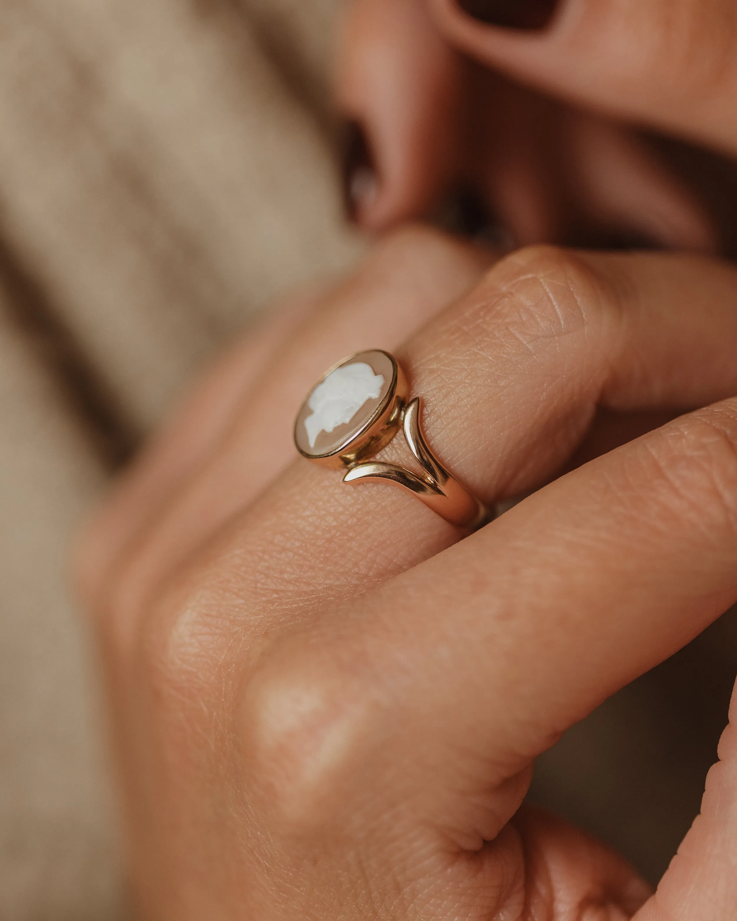 Eadie 1920 Antique 9ct Gold Shell Cameo Ring sold by Rock n Rose product image thumbnail 2