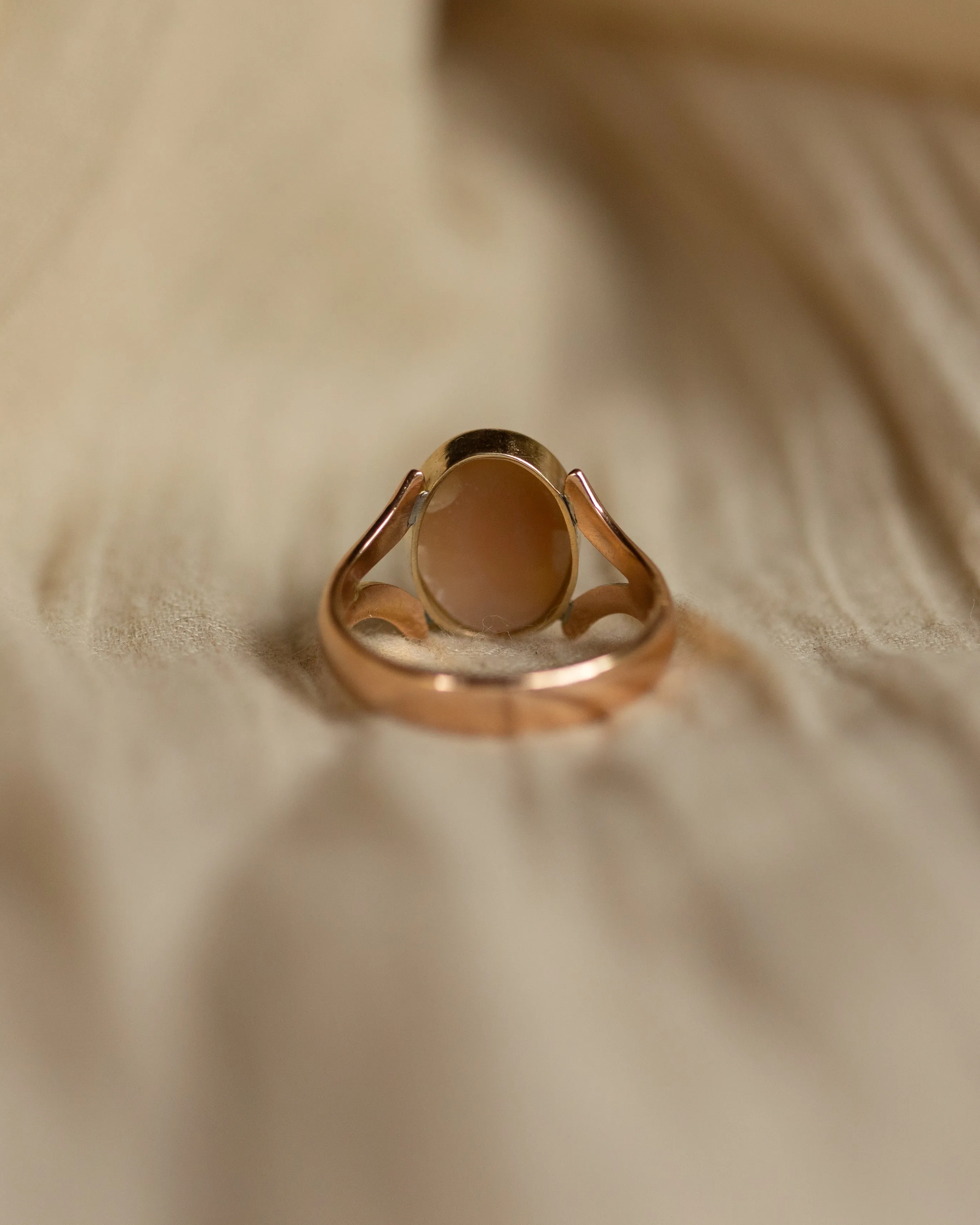 Eadie 1920 Antique 9ct Gold Shell Cameo Ring sold by Rock n Rose product image thumbnail 5