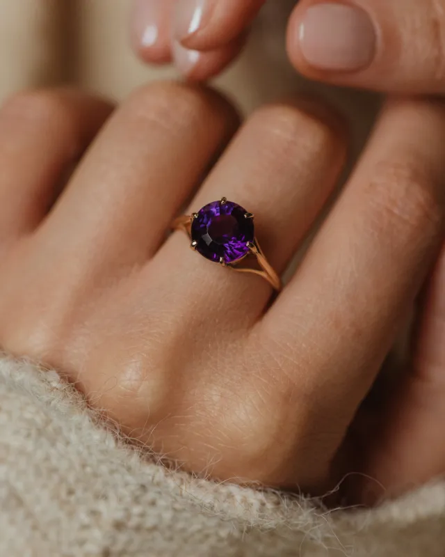 Mabel 1973 Vintage 9ct Gold Amethyst Single Stone Ring sold by Rock n Rose