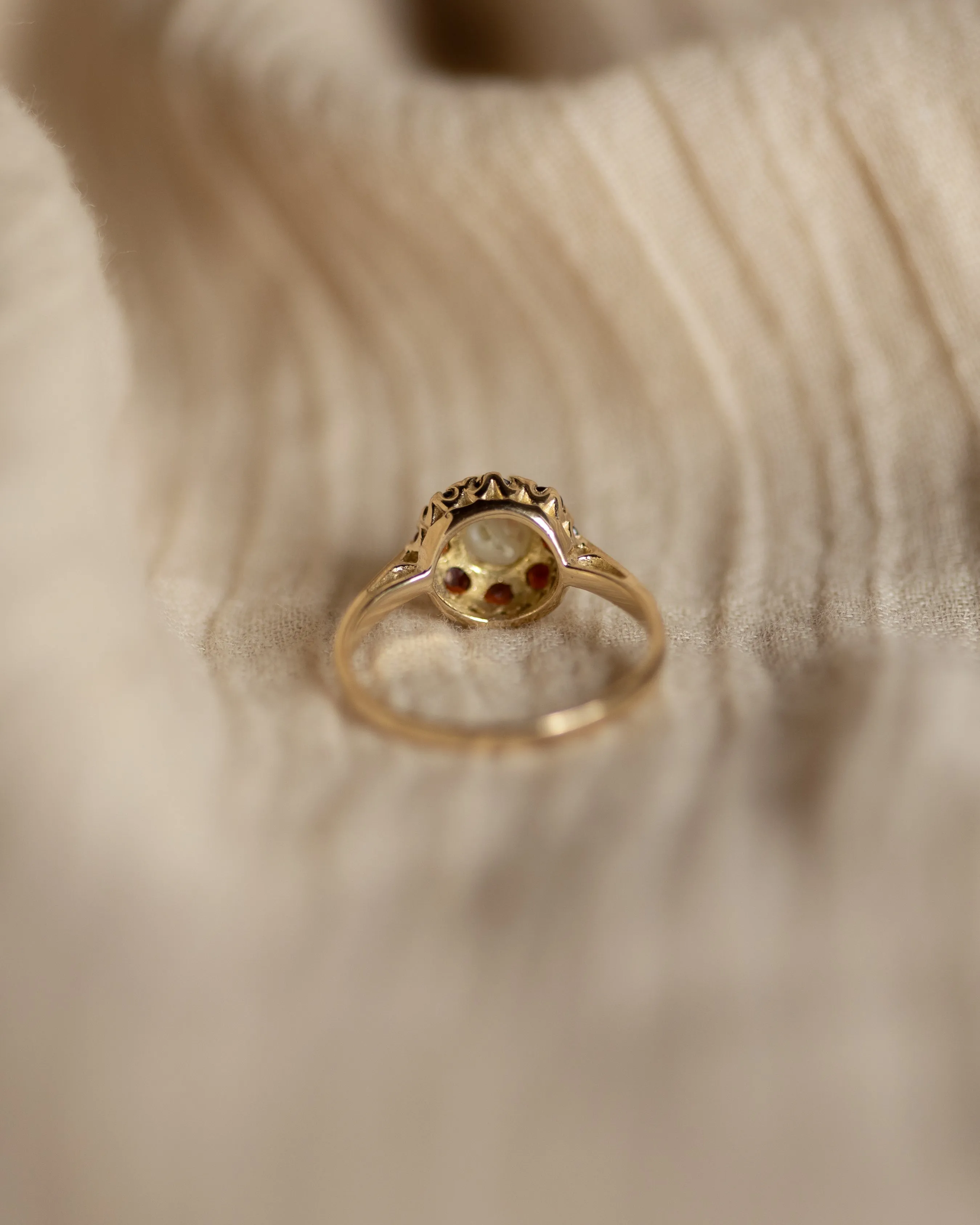 Lauretta 1980 Vintage 9ct Gold Pearl & Garnet Cluster Ring sold by Rock n Rose product image thumbnail 5