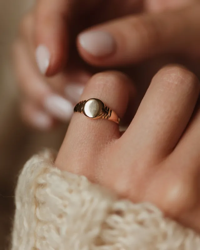 Rosalía 1922 Antique 9ct Gold Signet Ring sold by Rock n Rose