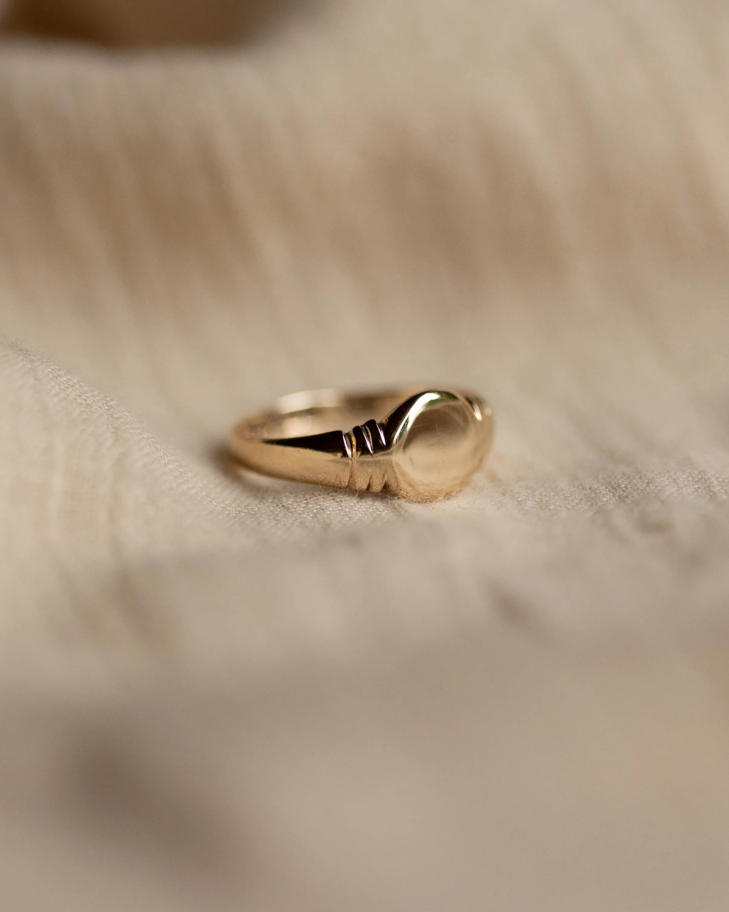 Rosalía 1922 Antique 9ct Gold Signet Ring sold by Rock n Rose product image thumbnail 5