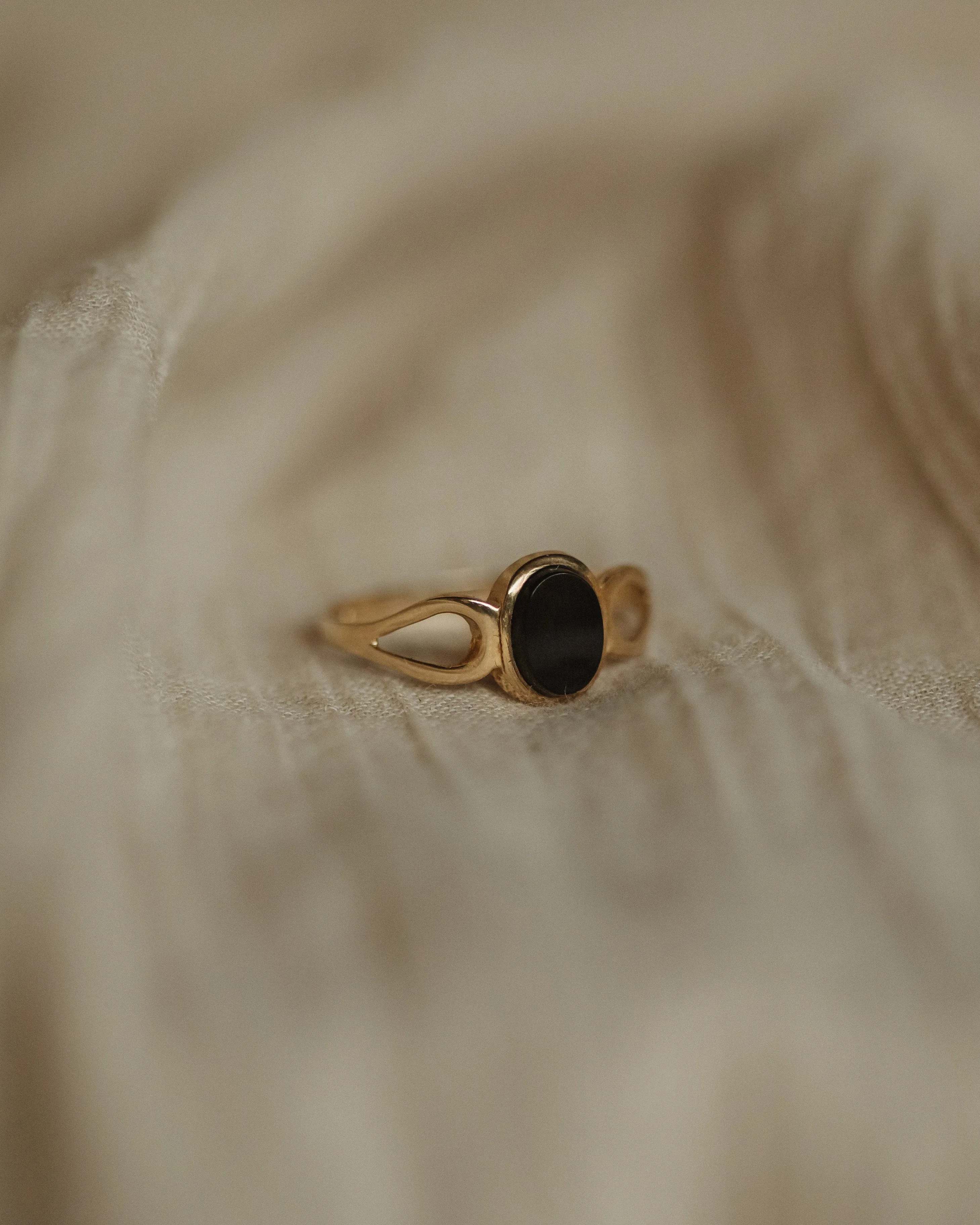 Tabitha 1981 Vintage 9ct Gold Onyx Ring sold by Rock n Rose product image thumbnail 4