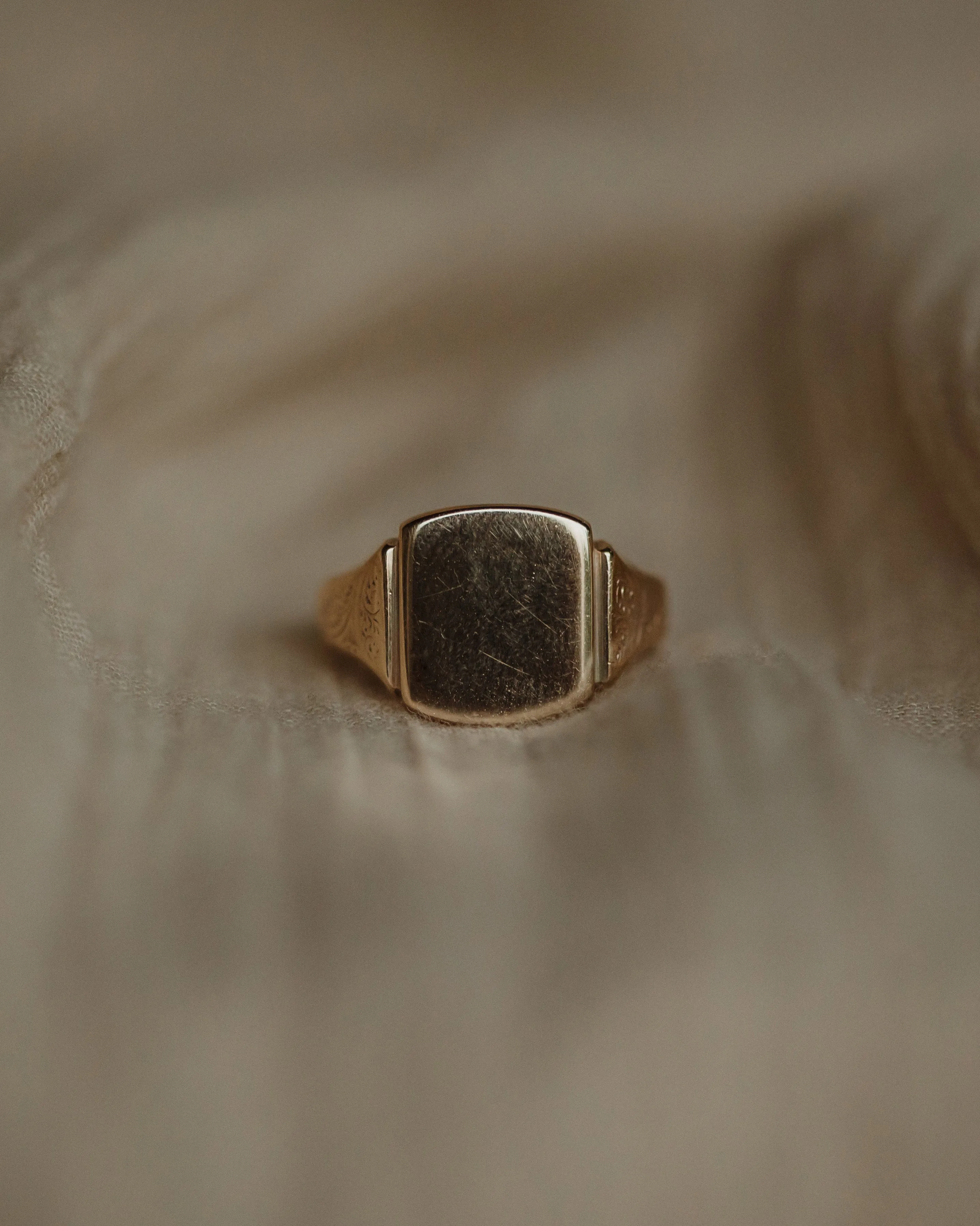 Verity 1939 Vintage 9ct Gold George VI Signet Ring sold by Rock n Rose product image thumbnail 4