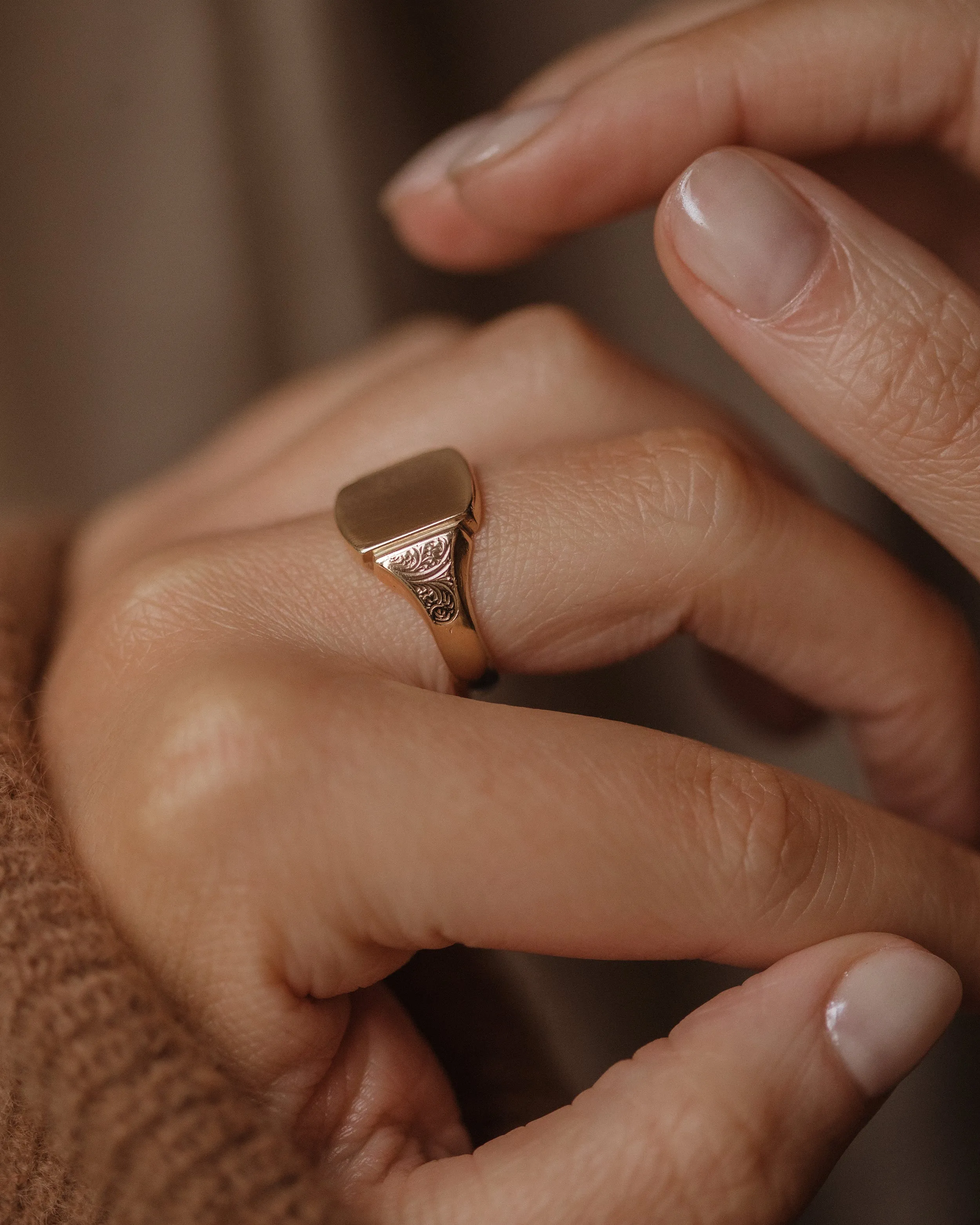 Verity 1939 Vintage 9ct Gold George VI Signet Ring sold by Rock n Rose product image thumbnail 2