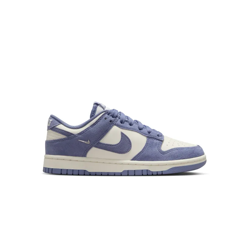 WMNS Dunk Low World Indigo Mini Swoosh sold by Grinmore