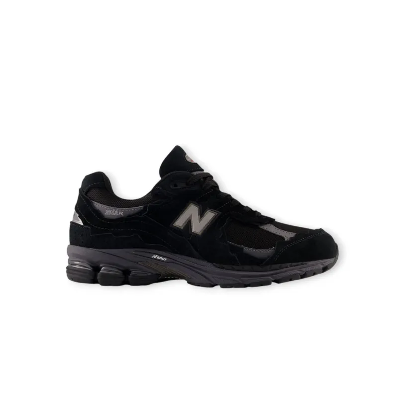 2002R Gore-Tex Protection Pack Black Magnet made by New Balance