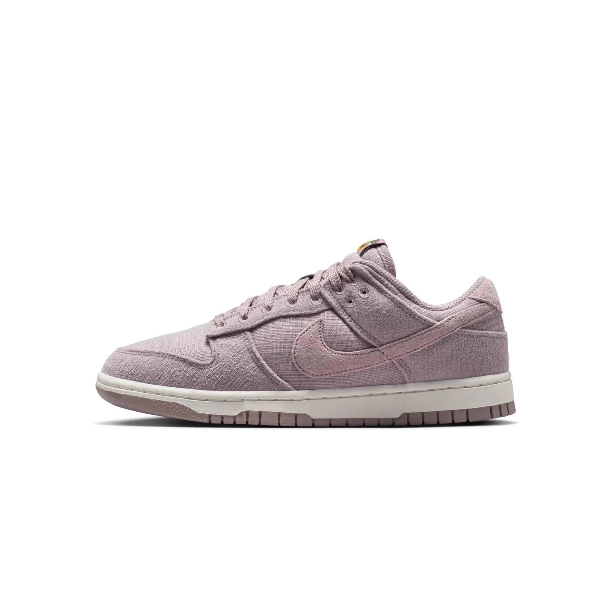 WMNS Dunk Low Accepting All Flowers sold by Grinmore product image thumbnail 3