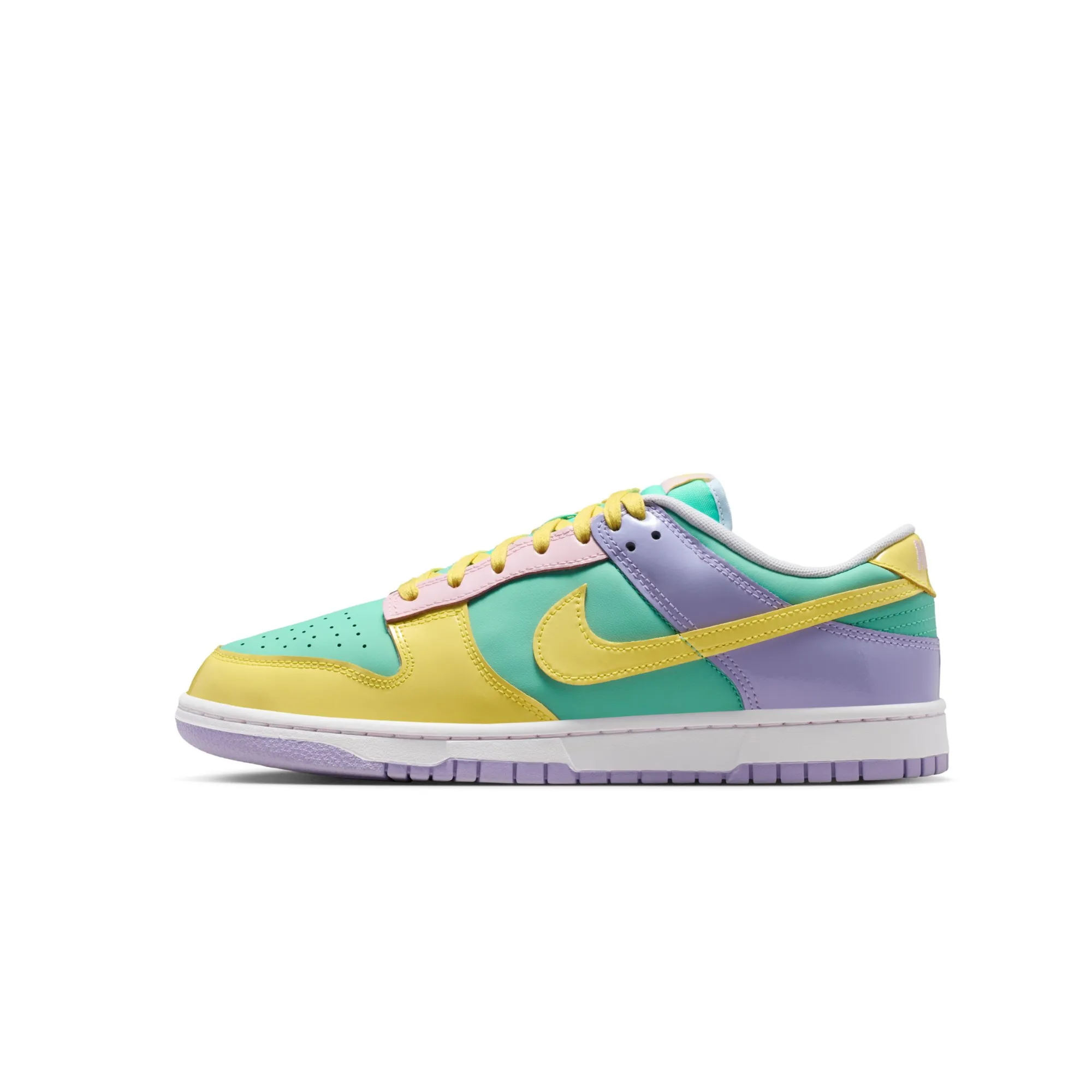 Dunk Low Easter sold by Grinmore product image thumbnail 3
