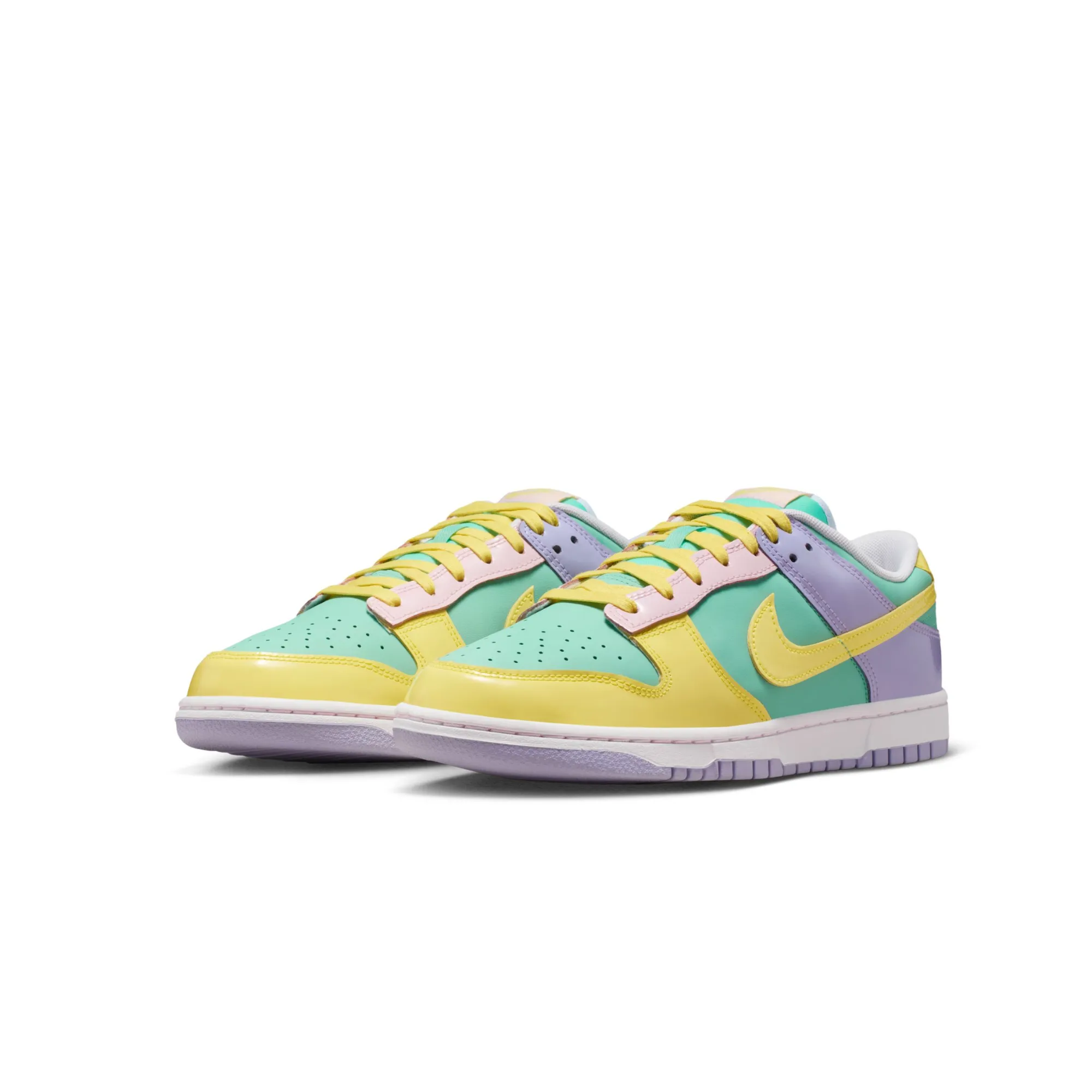 Dunk Low Easter sold by Grinmore product image thumbnail 2