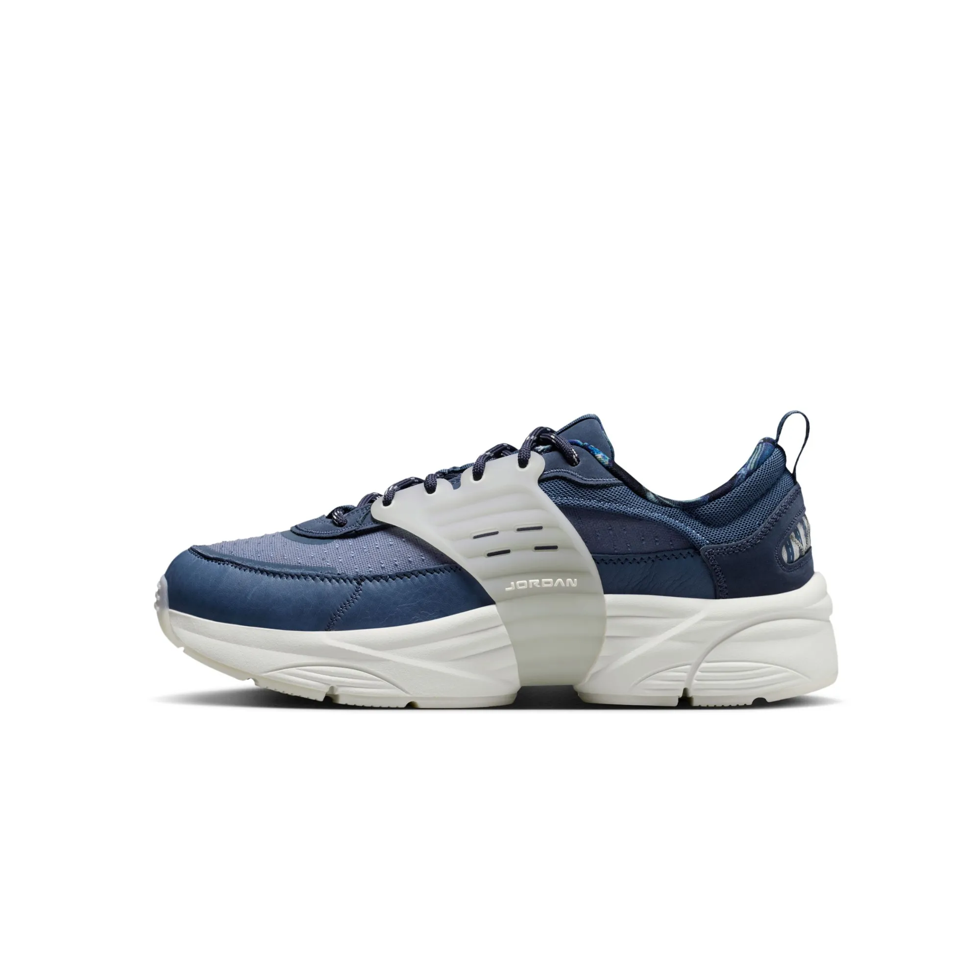 Air Jordan Trunner O/S Diffused Blue Sail sold by Grinmore product image thumbnail 3