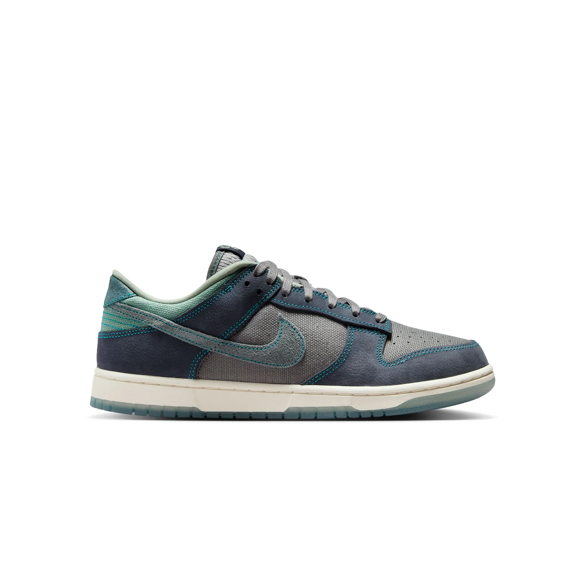 Dunk Low Retro Pencil Point SE sold by Grinmore