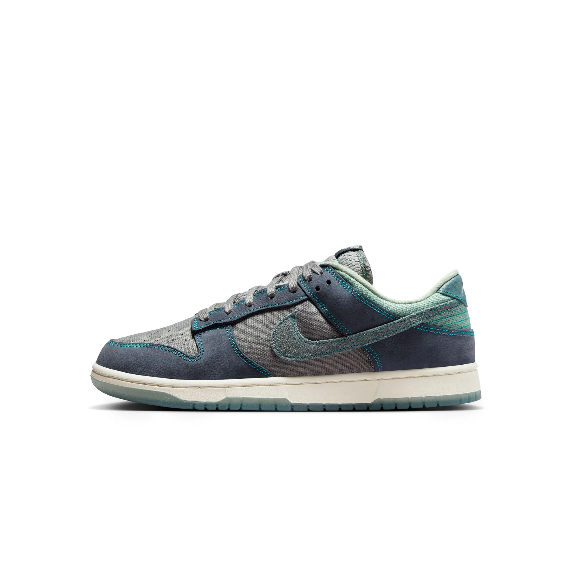 Dunk Low Retro Pencil Point SE sold by Grinmore product image thumbnail 3