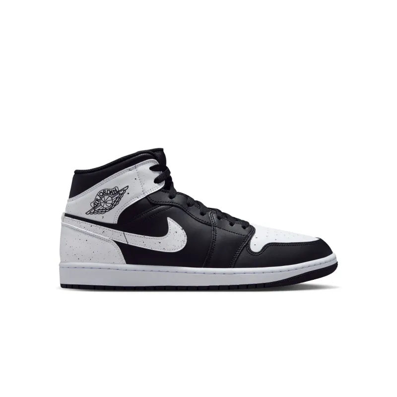 Air Jordan 1 Mid SE Oreo made by Jordan
