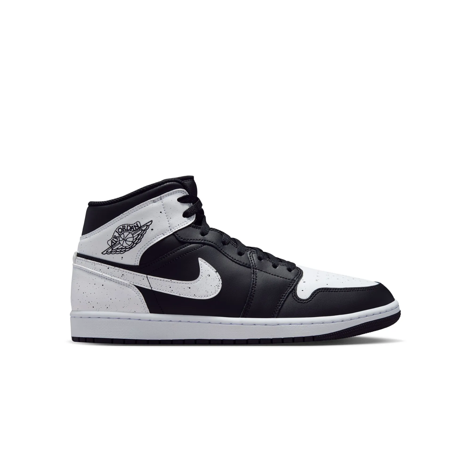 Air Jordan 1 Mid SE Oreo sold by Grinmore