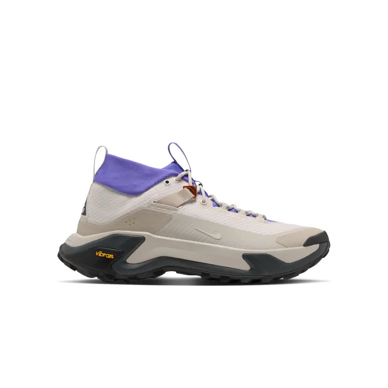 ACG Zegama Hike Light Orewood Brown Persian Violet made by Nike