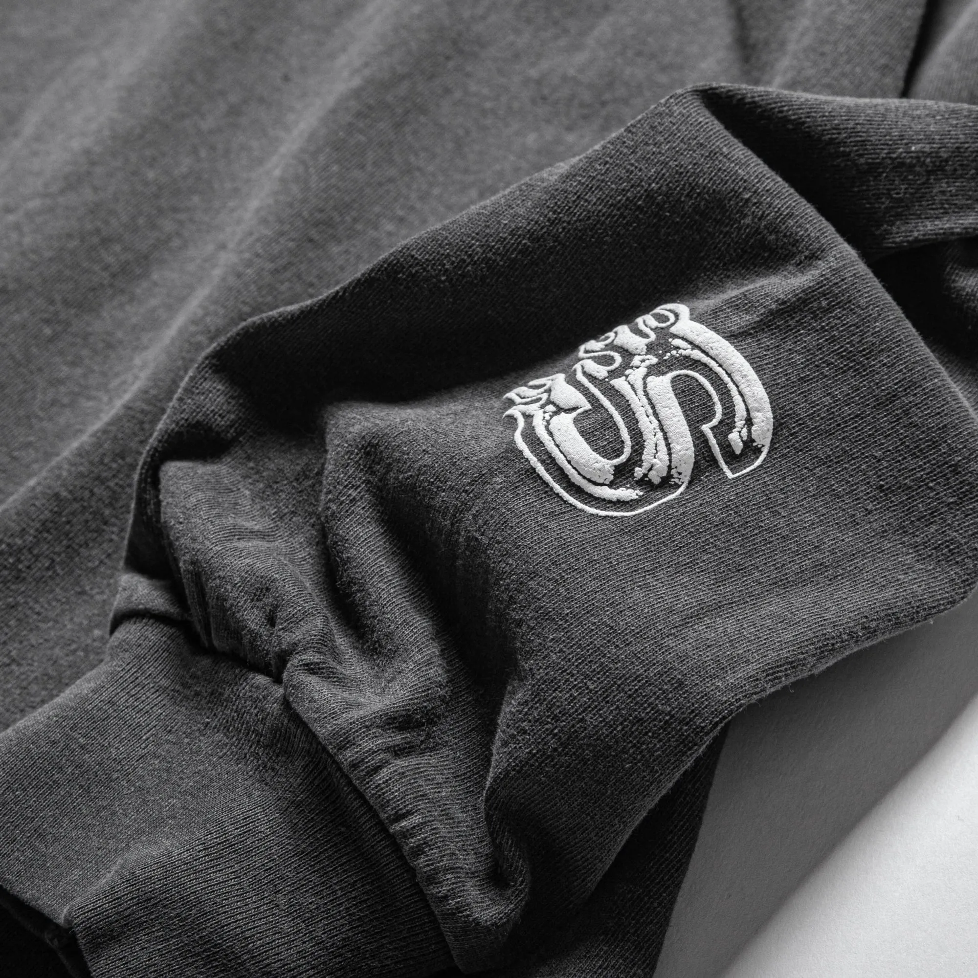 BIG ONE L/S - VINTAGE BLACK sold by Straye product image thumbnail 4