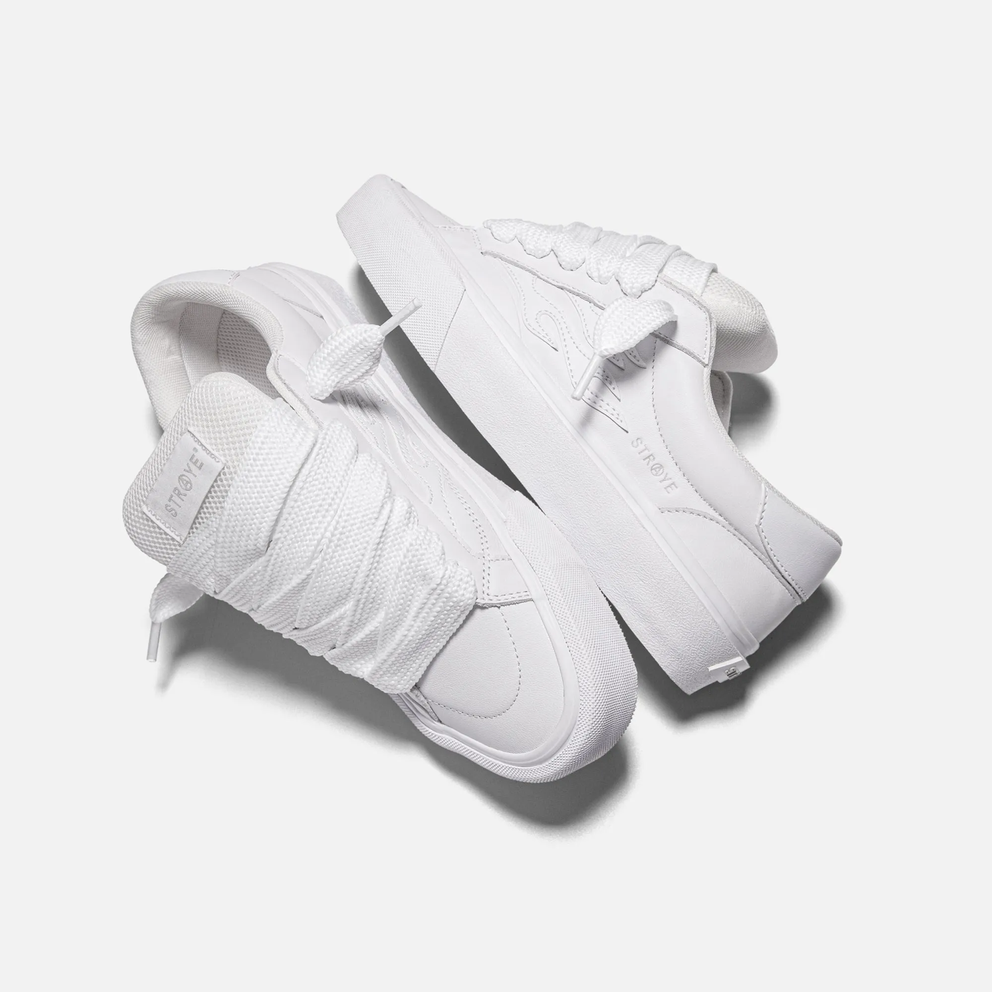 LOGAN PUFF - WHITEOUT sold by Straye product image thumbnail 2