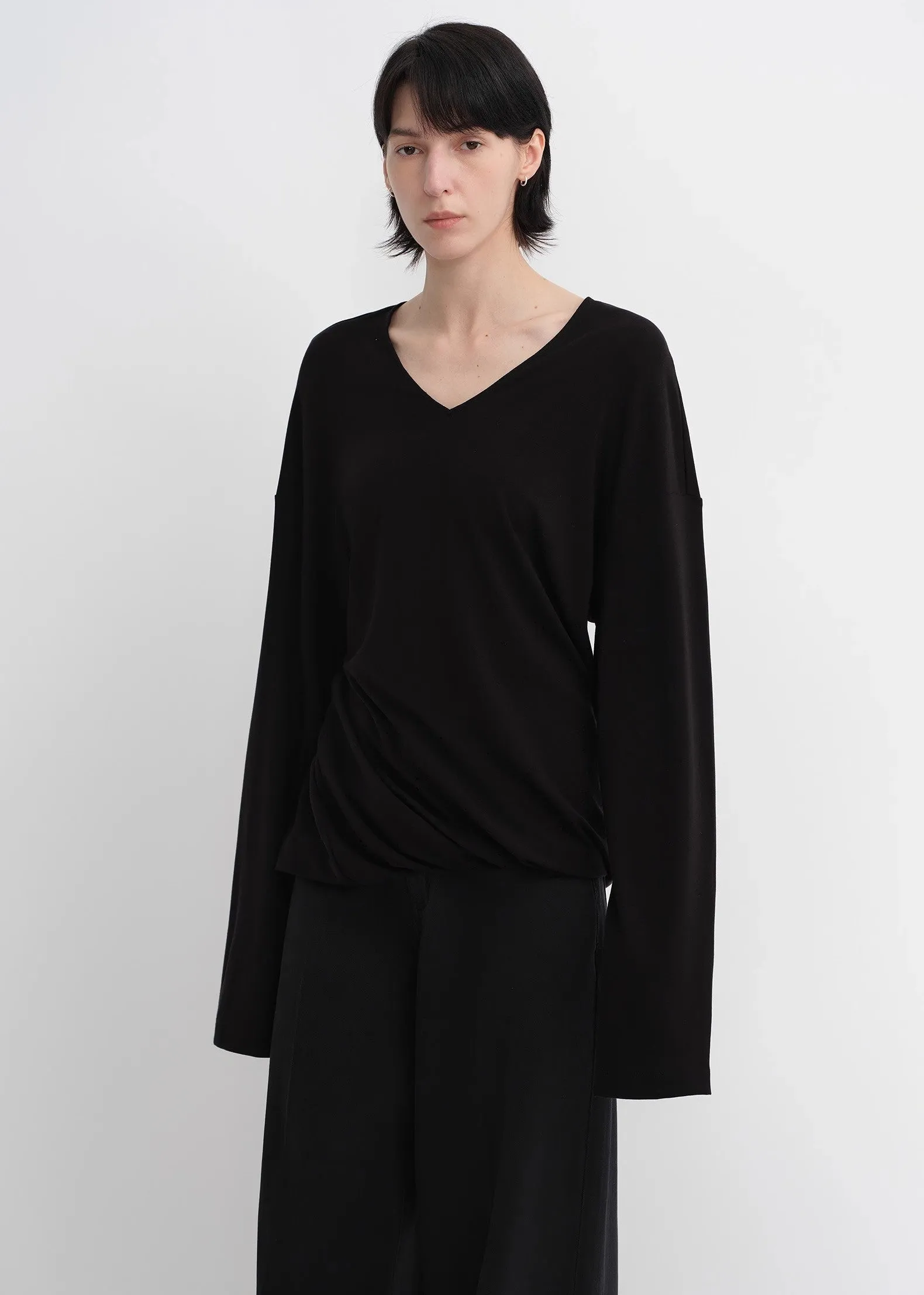 Machine washable Tencel wool V-neck two-wear elastic hem T-shirt bottoming shirt sold by Firelady Sheepskin product image thumbnail 5