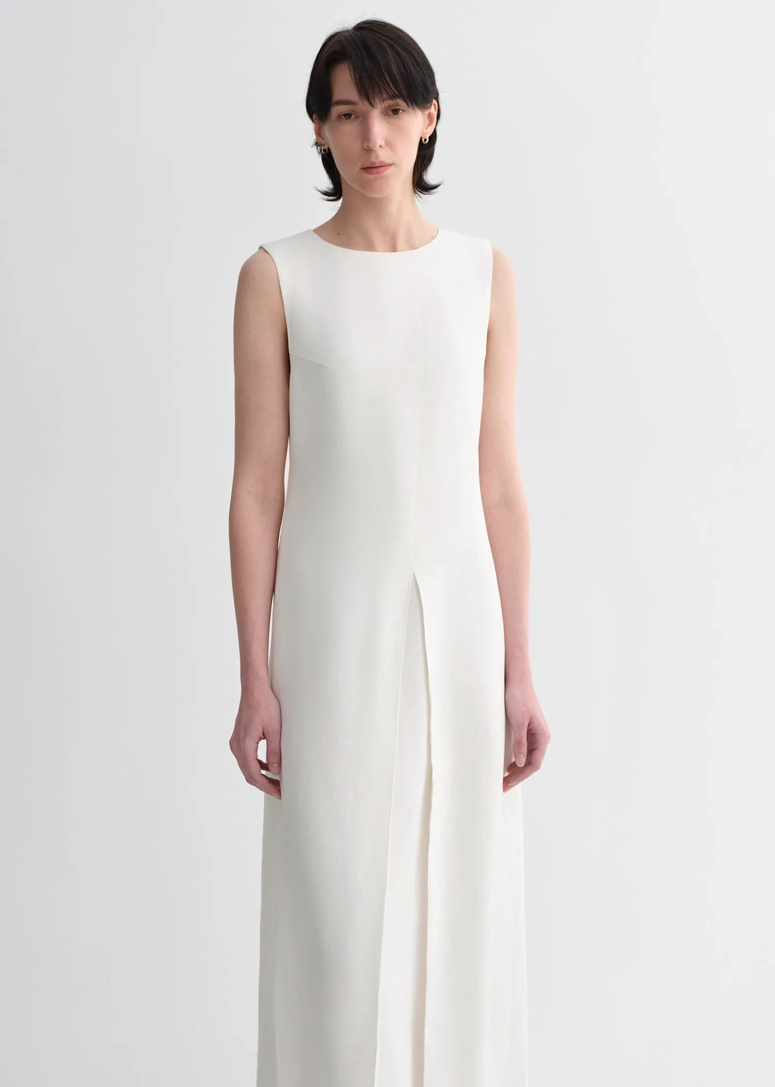 Mulberry silk sleeveless round neck oblique pleated A-line white dress sold by Firelady Sheepskin product image thumbnail 2