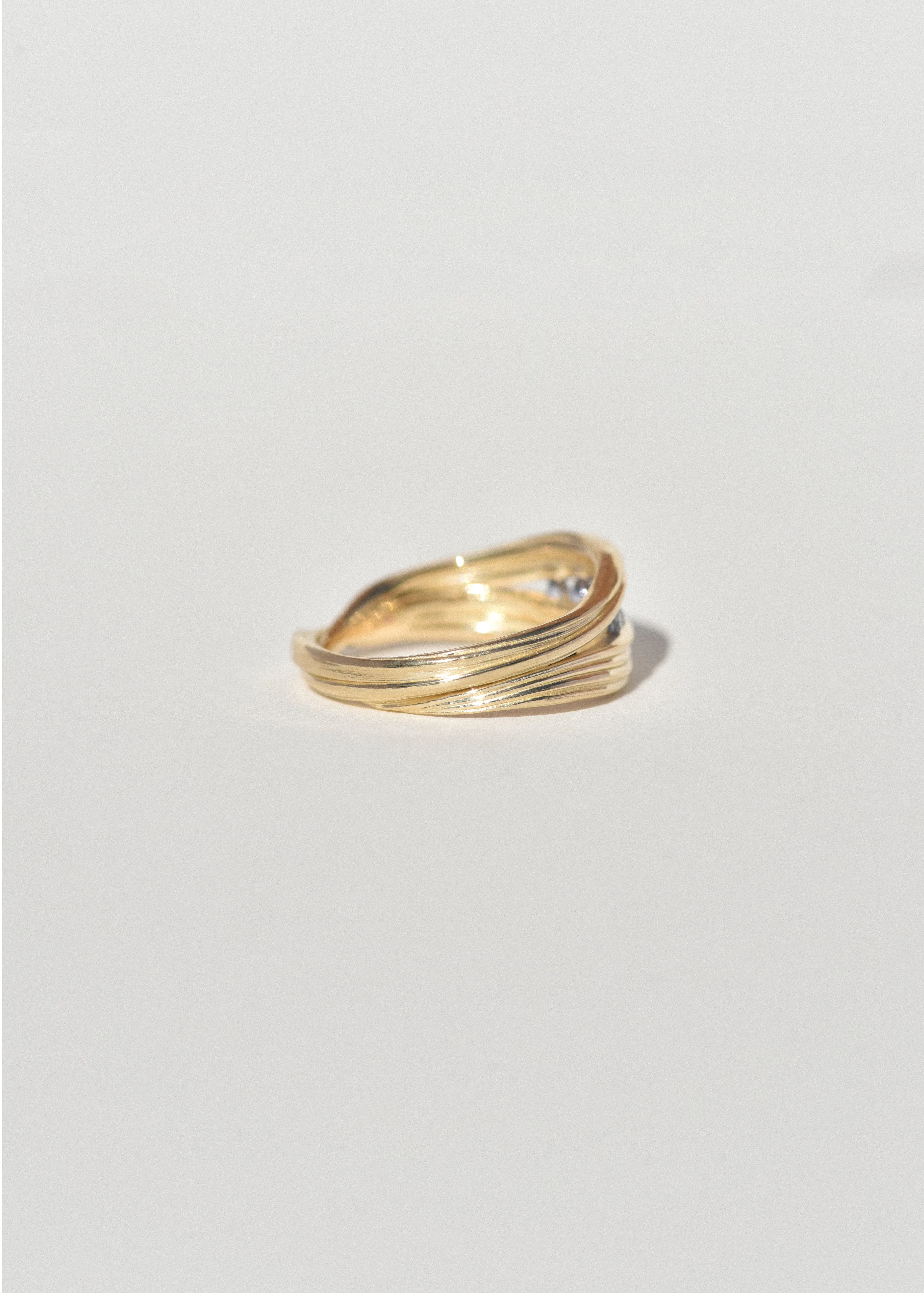 Yogo Sapphire Ligne Ring in 14k Gold sold by Leigh Miller product image thumbnail 3