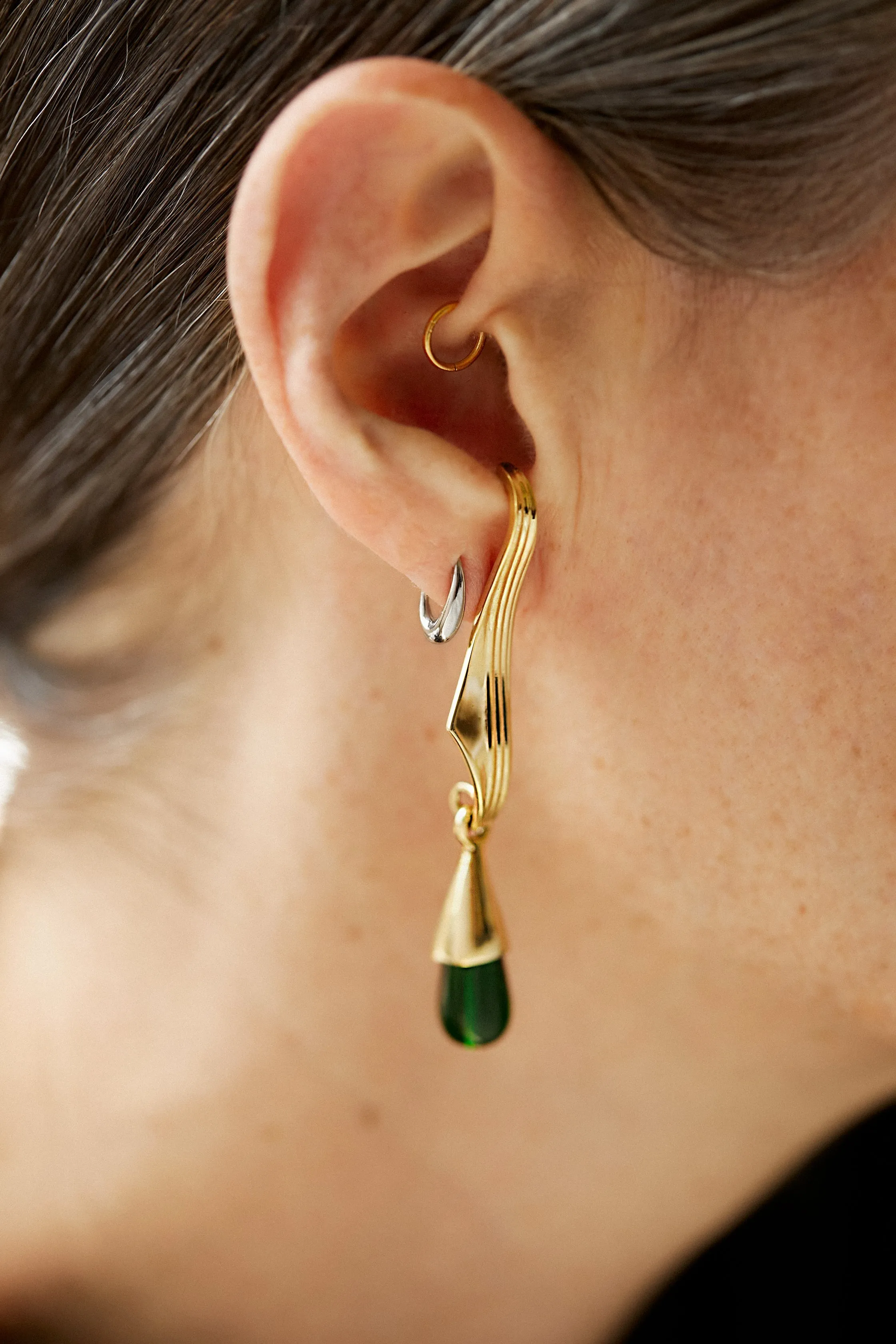 Small Oval Sempre Hoop in 14k White Gold sold by Leigh Miller product image thumbnail 3