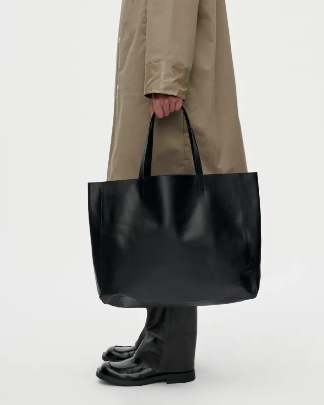 Carry All Nappa Leather 009 Black made by Berner Kuhl