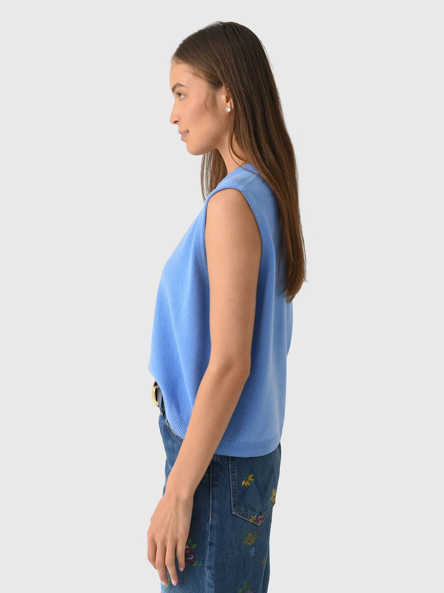 The Great Women's The Cashmere Pullover Vest sold by Saint Bernard product image thumbnail 3