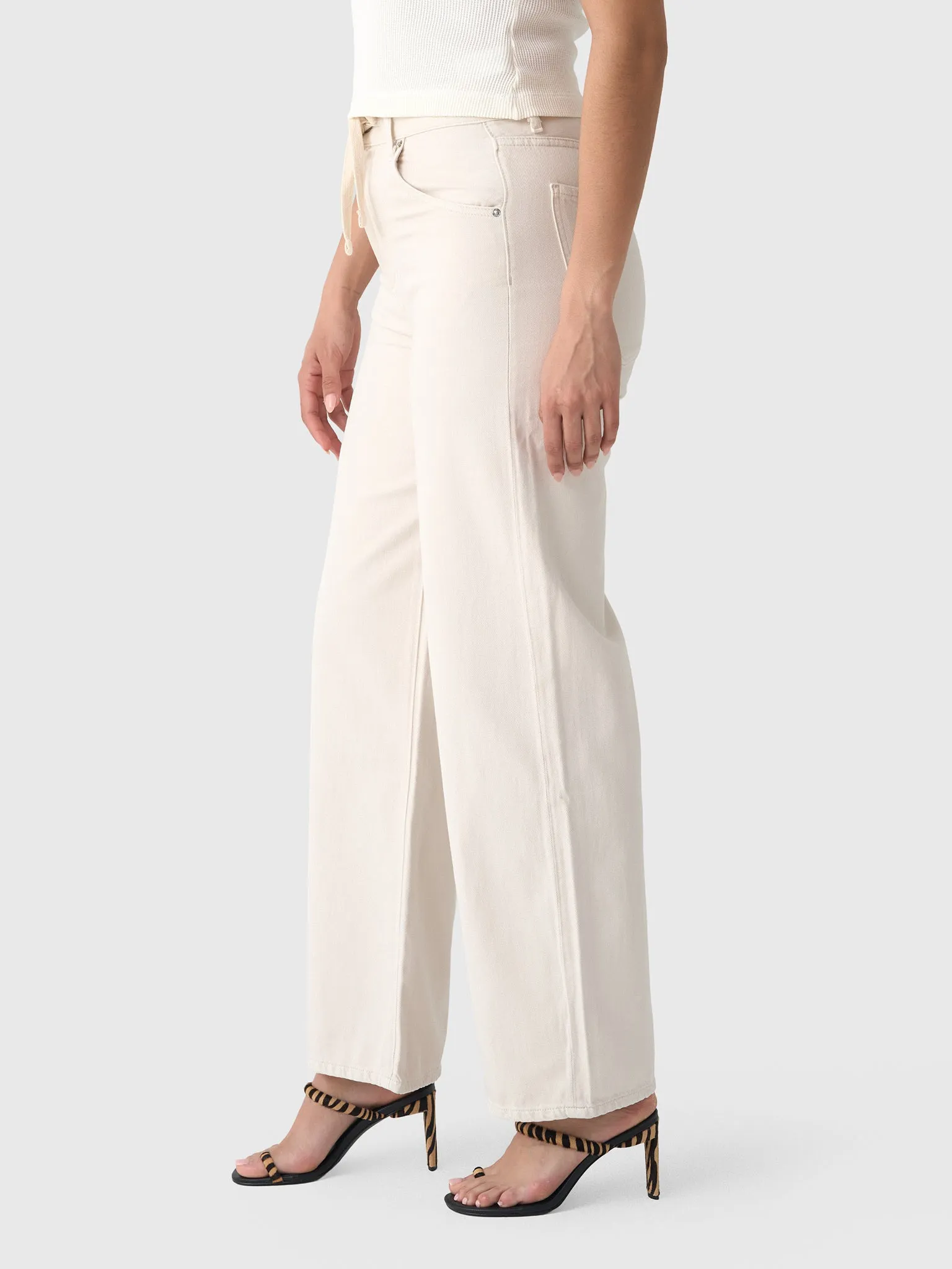 Le Jean Women's Luna Relaxed Jean sold by Saint Bernard product image thumbnail 3